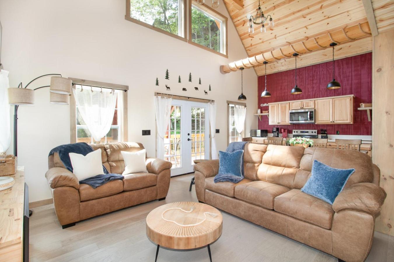 Bearly Dreaming: MTN View, Hot Tub & Game Room!