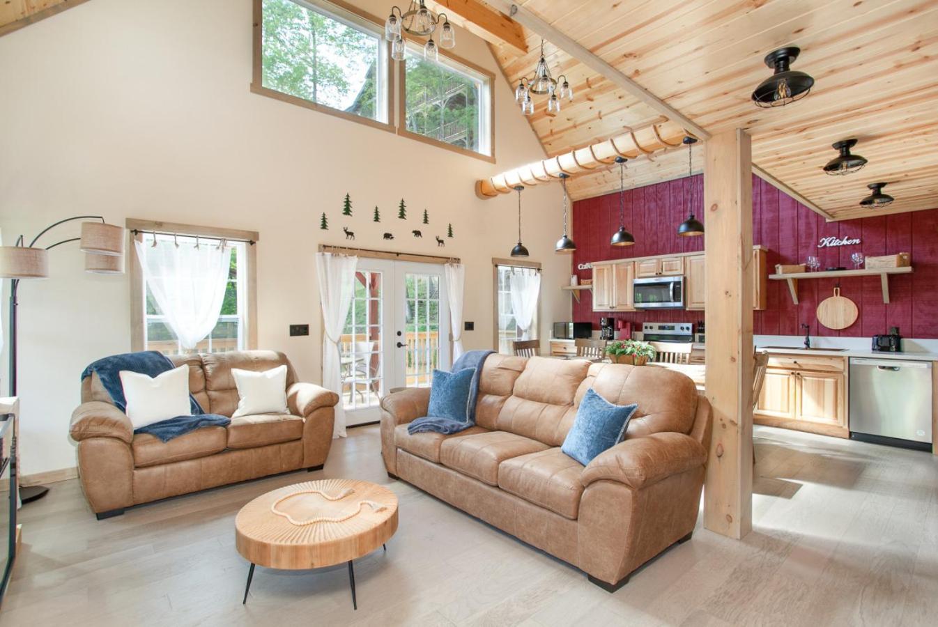 Bearly Dreaming: MTN View, Hot Tub & Game Room!