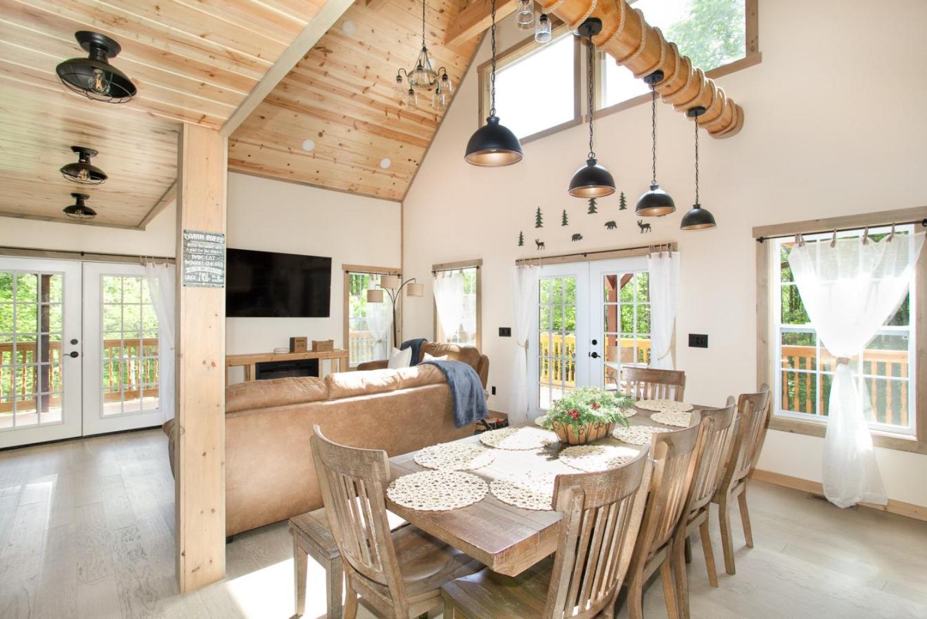 Bearly Dreaming: MTN View, Hot Tub & Game Room!