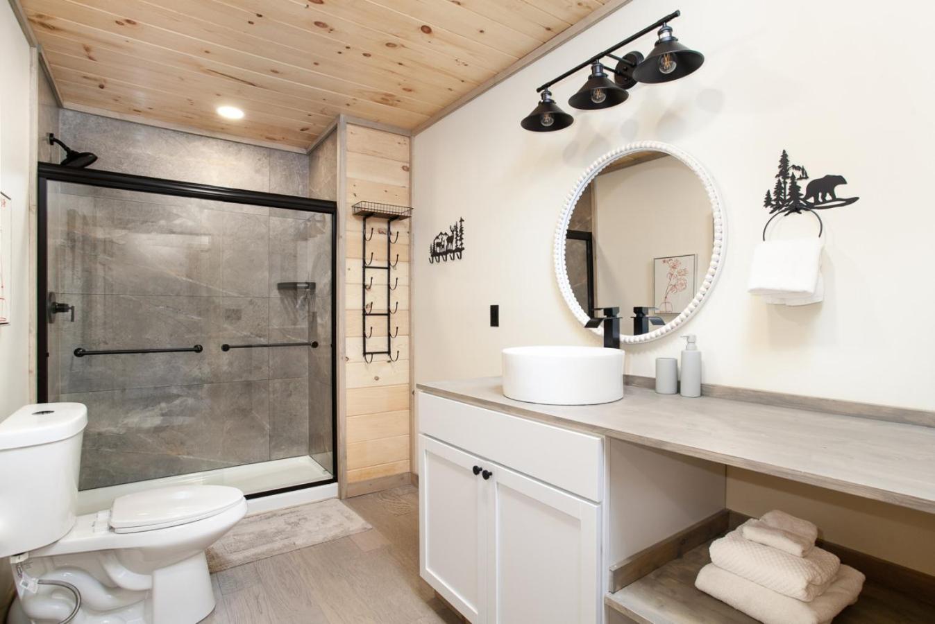 Bearly Dreaming: MTN View, Hot Tub & Game Room!
