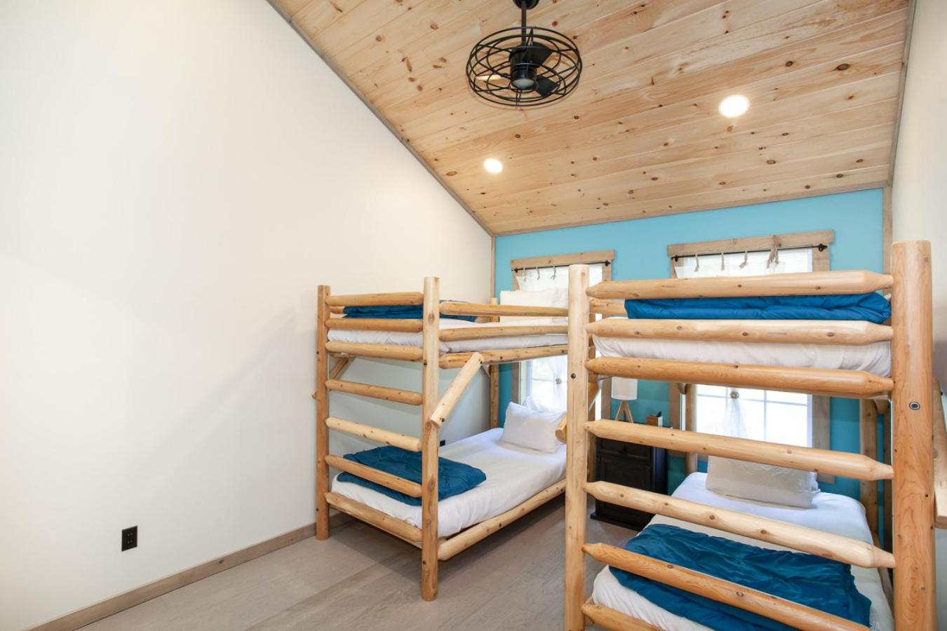 Bearly Dreaming: MTN View, Hot Tub & Game Room!