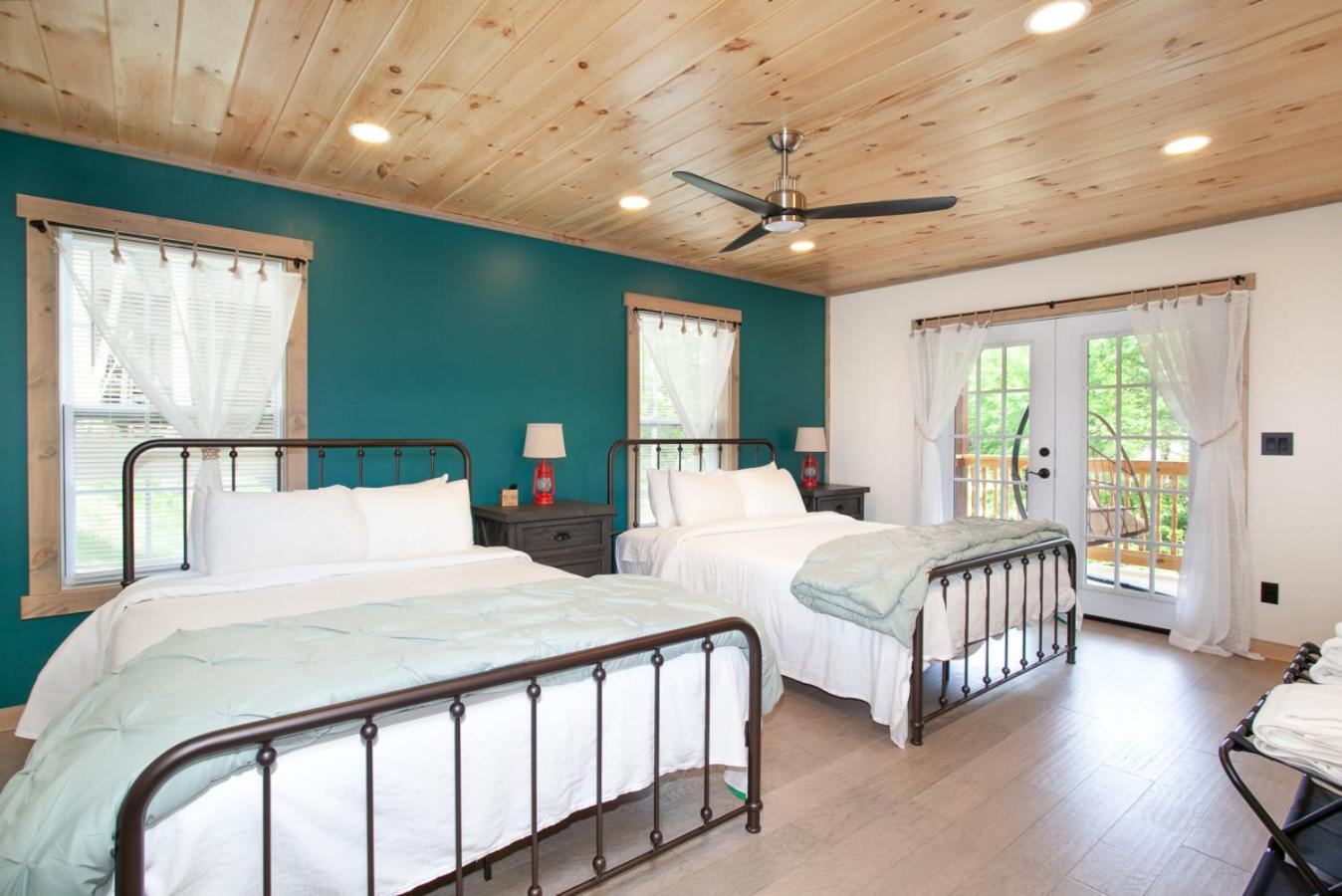Bearly Dreaming: MTN View, Hot Tub & Game Room!