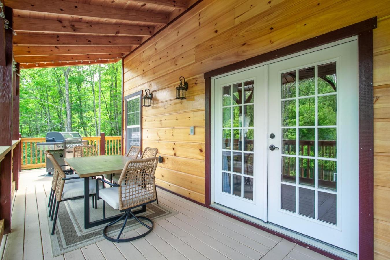 Bearly Dreaming: MTN View, Hot Tub & Game Room!