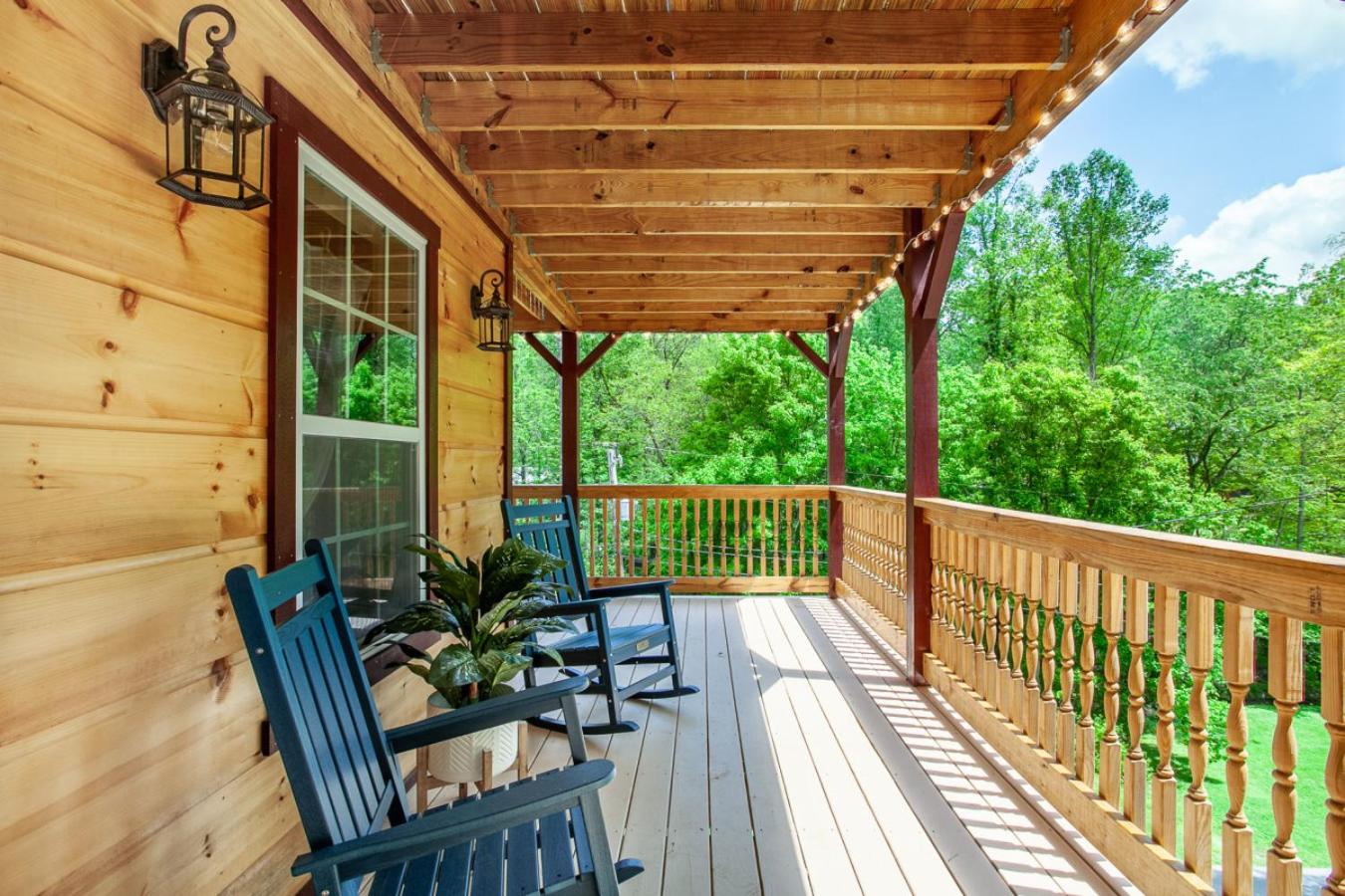 Bearly Dreaming: MTN View, Hot Tub & Game Room!