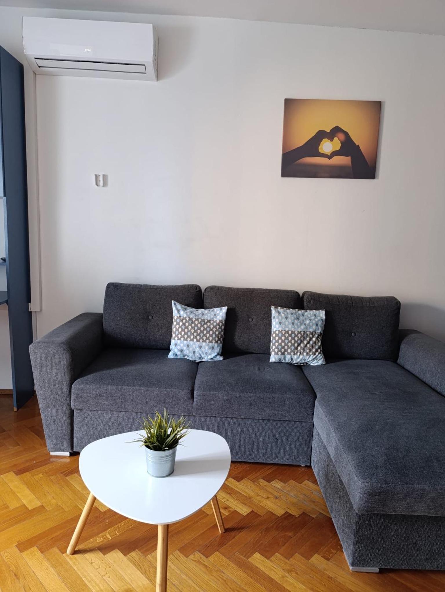 Apartment Azure Split