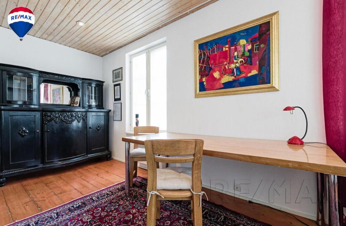 Cozy Apartment near Port & Old Town with Free Parking!