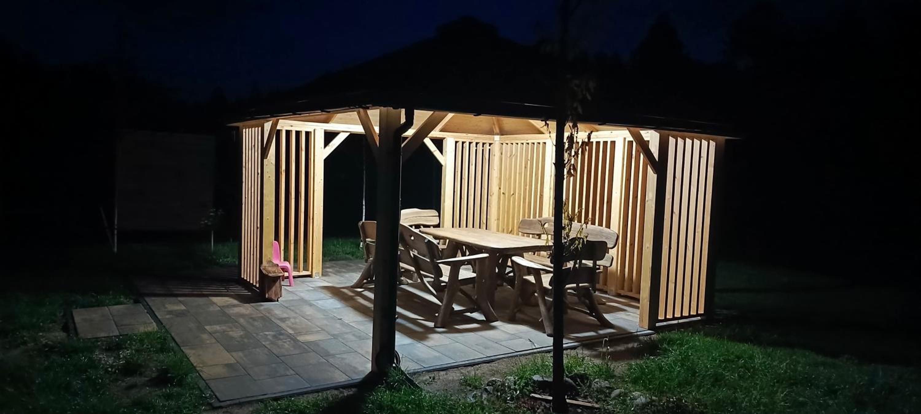 Domek Mazurski całoroczny nad jeziorem z sauną i Jacuzzi SPA