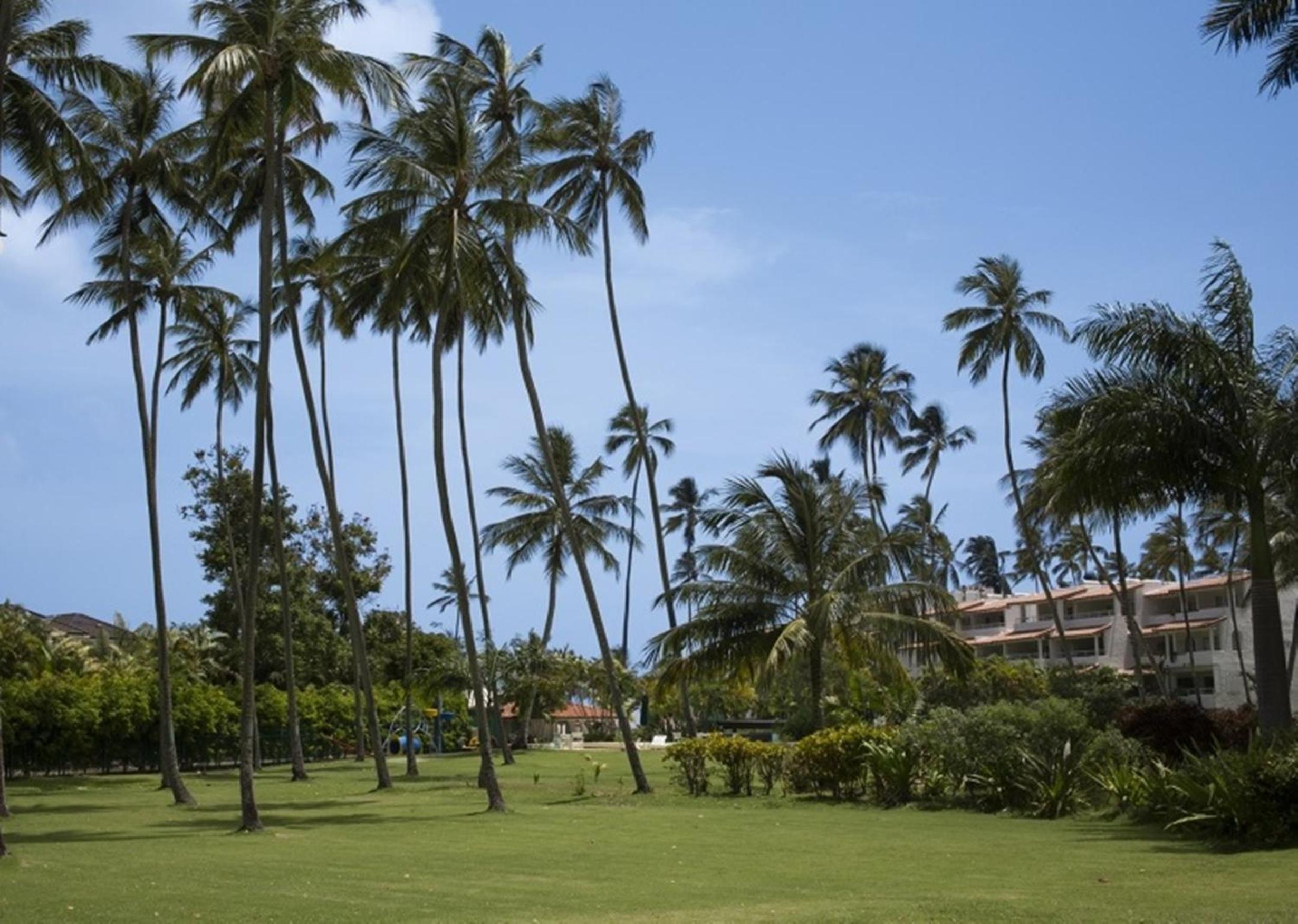 Royal Glitter Bay Villas