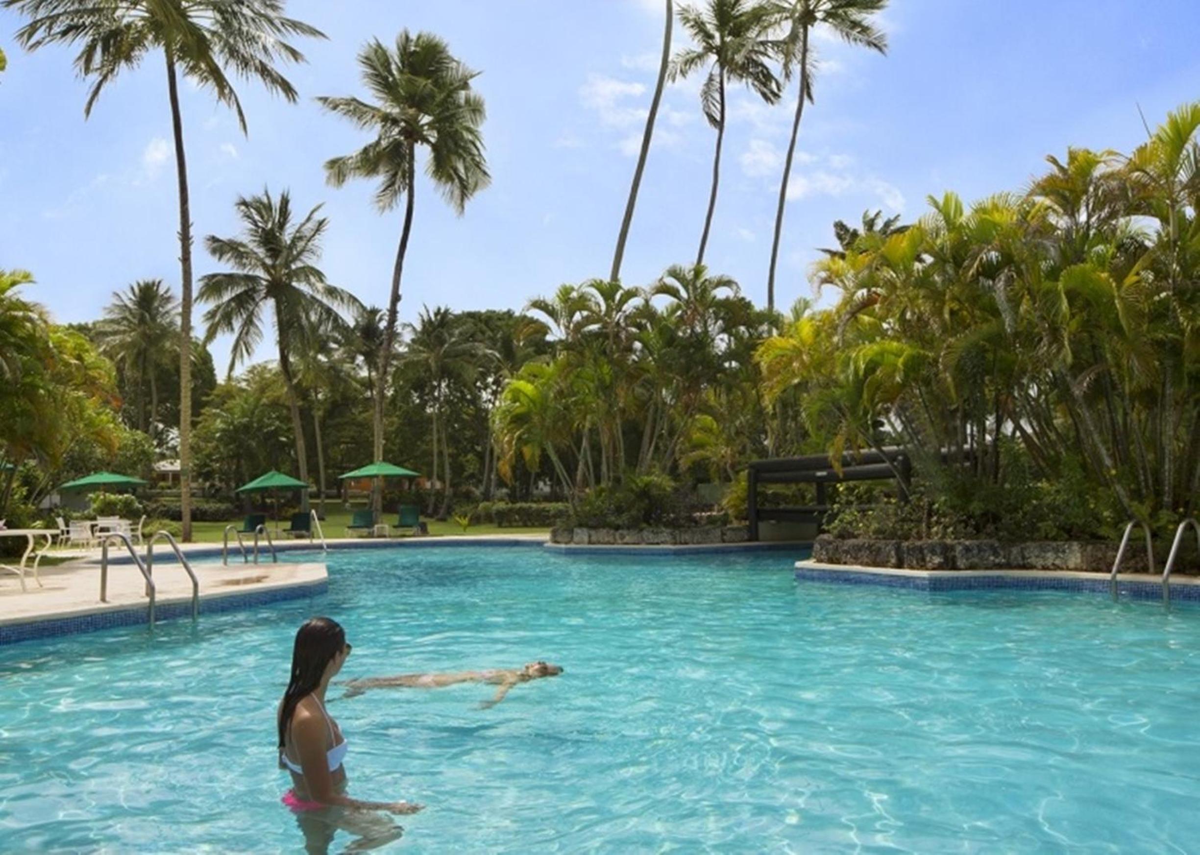 Royal Glitter Bay Villas