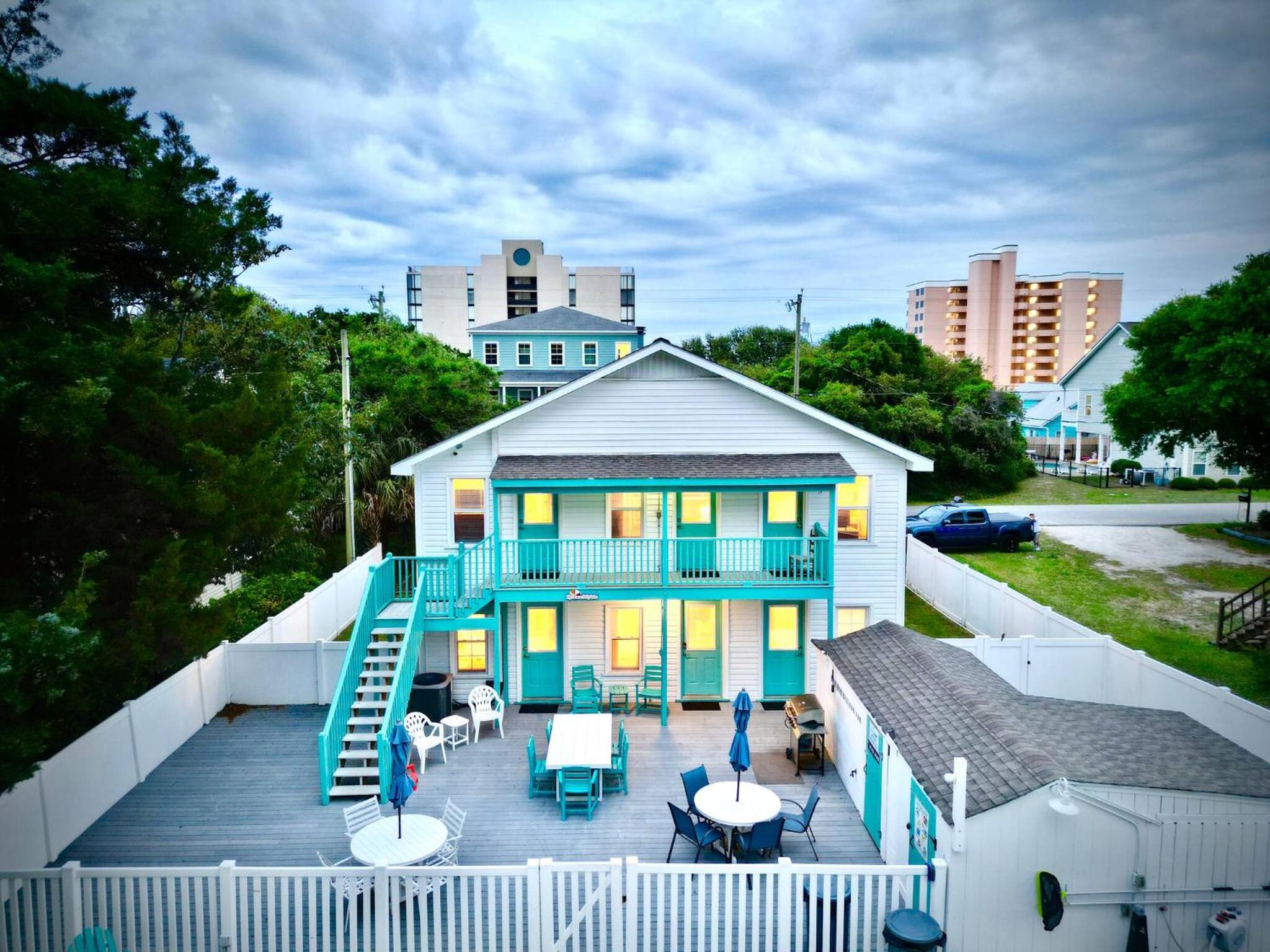MyPlace on Holly 10 bdrms Slps 20,Private pool Beach Golf Hot Tub