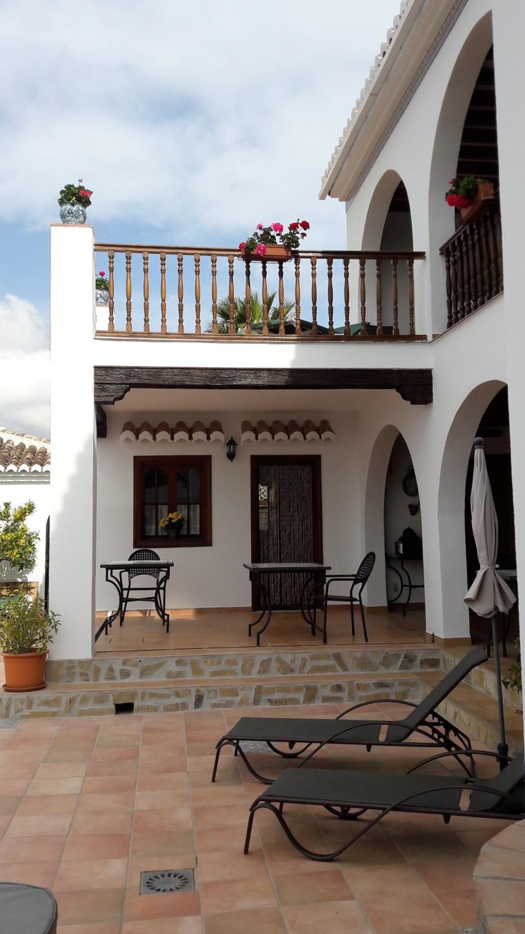 Casa Roble B&B