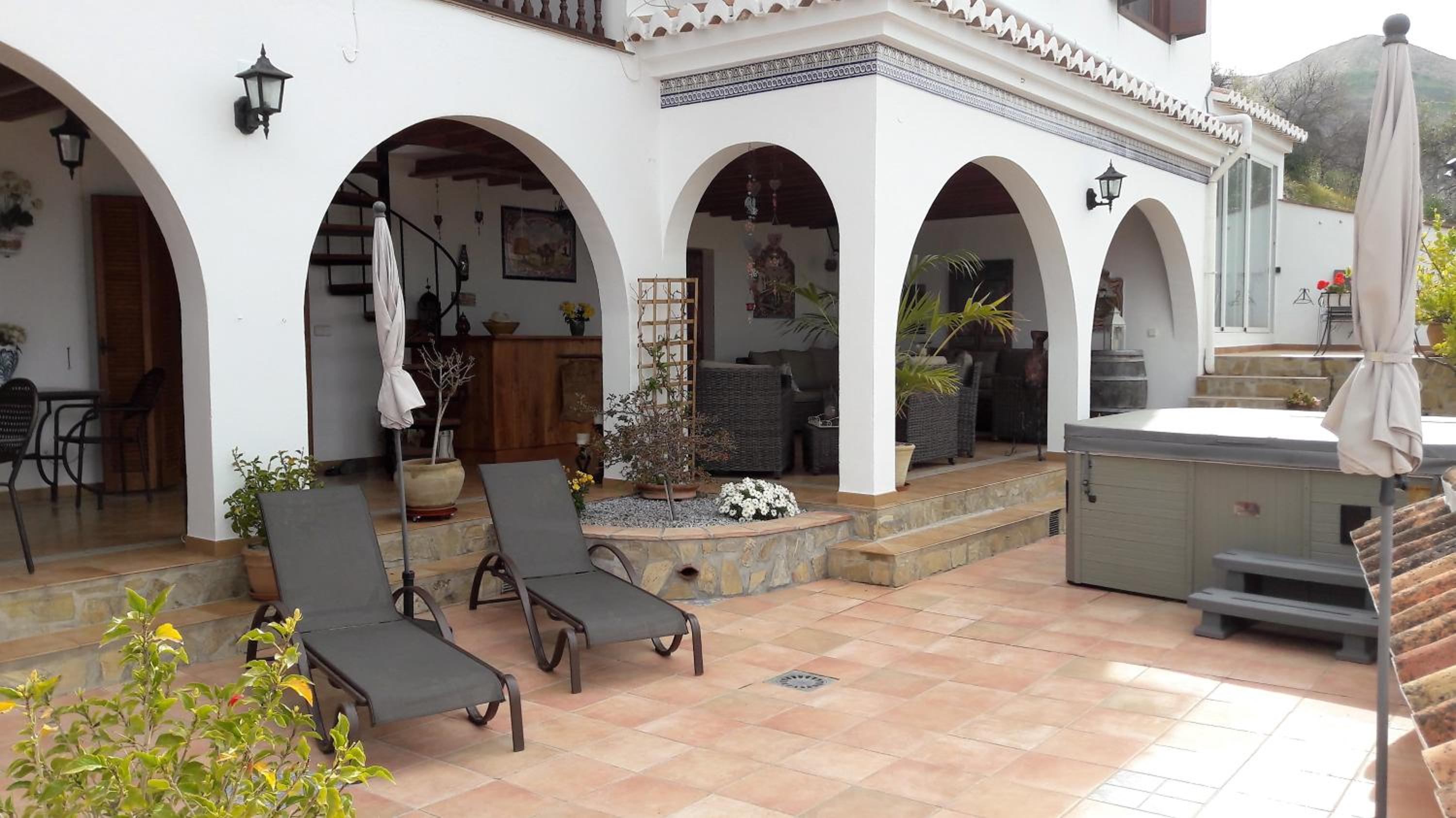 Casa Roble B&B