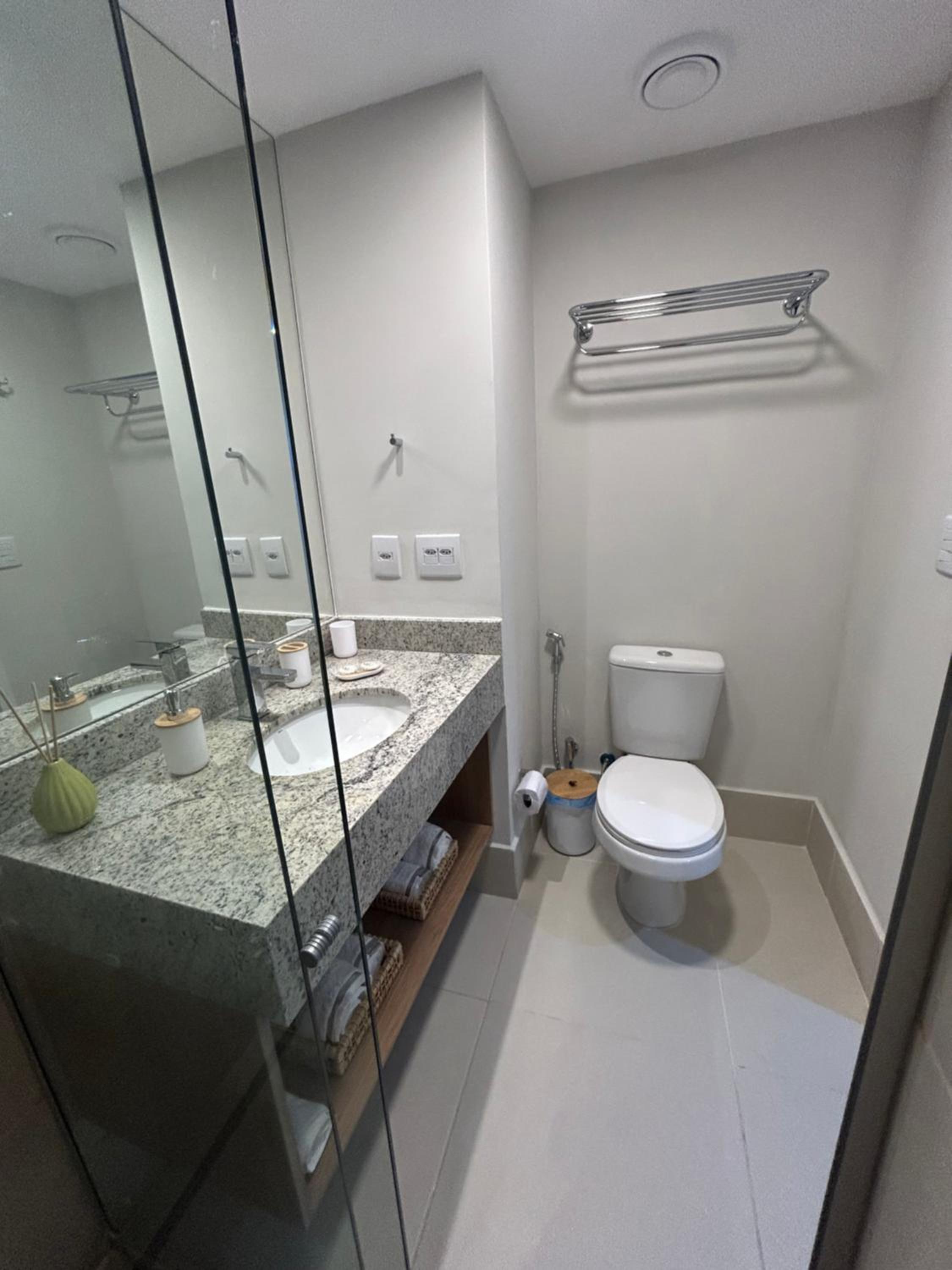 Uni Home 113 - COM ESTACIONAMENTO GRATUITO - Studio moderno e novo perto do MAC - Boa Viagem
