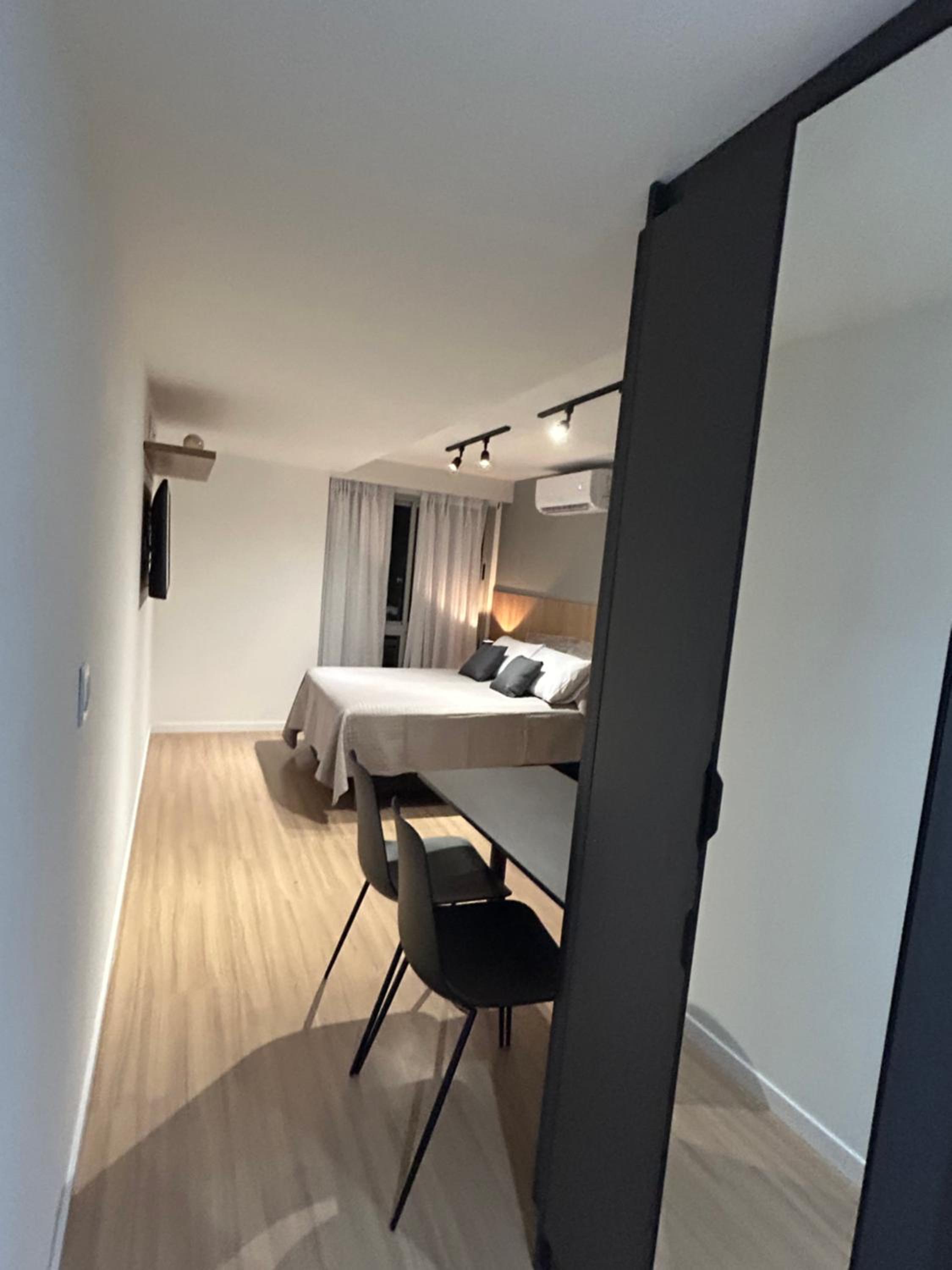 Uni Home 113 - COM ESTACIONAMENTO GRATUITO - Studio moderno e novo perto do MAC - Boa Viagem