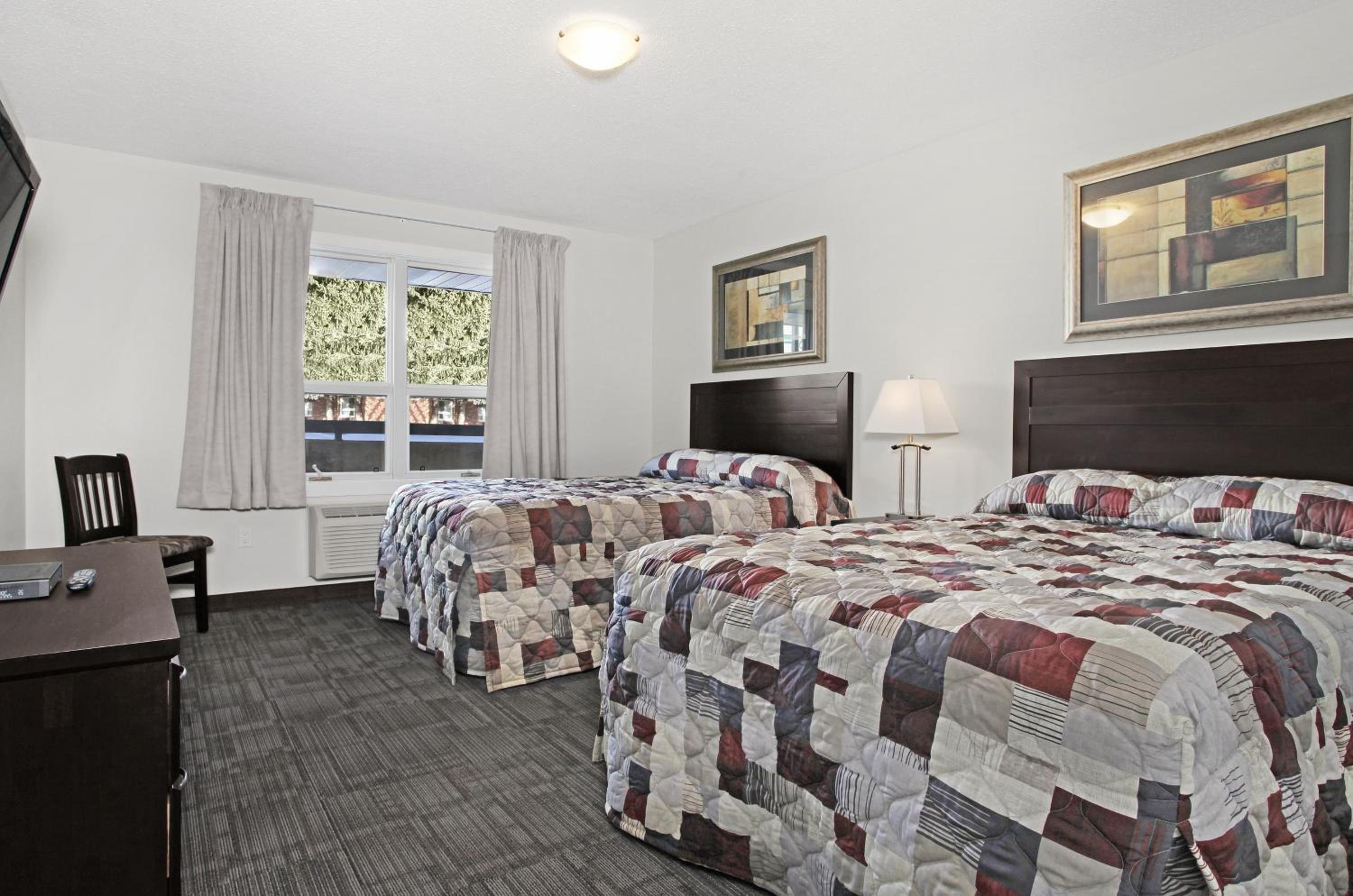 Edson Vacations - Guest House Inn Suites - Property Image 23