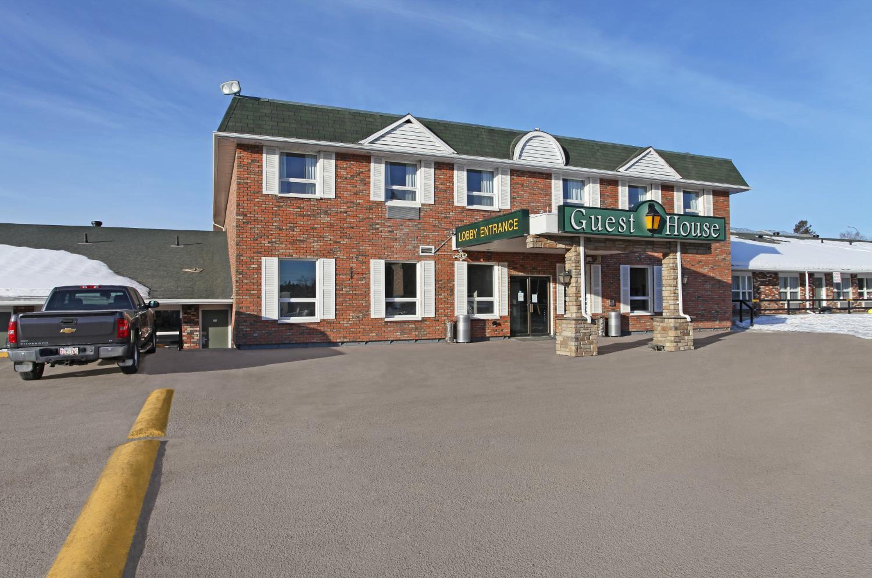 Edson Vacations - Guest House Inn  Suites - Property Image 1