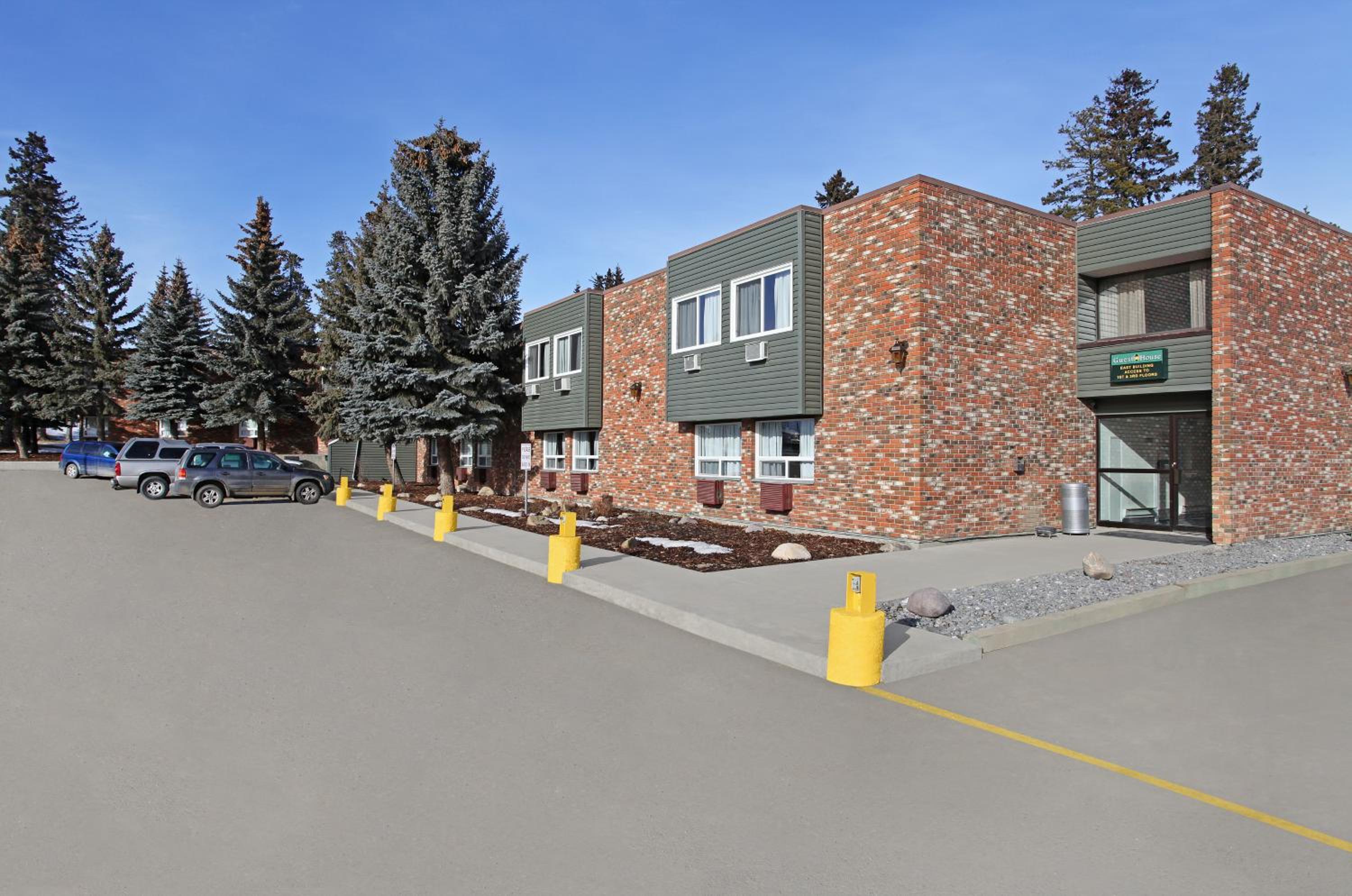 Edson Vacations - Guest House Inn  Suites - Property Image 1