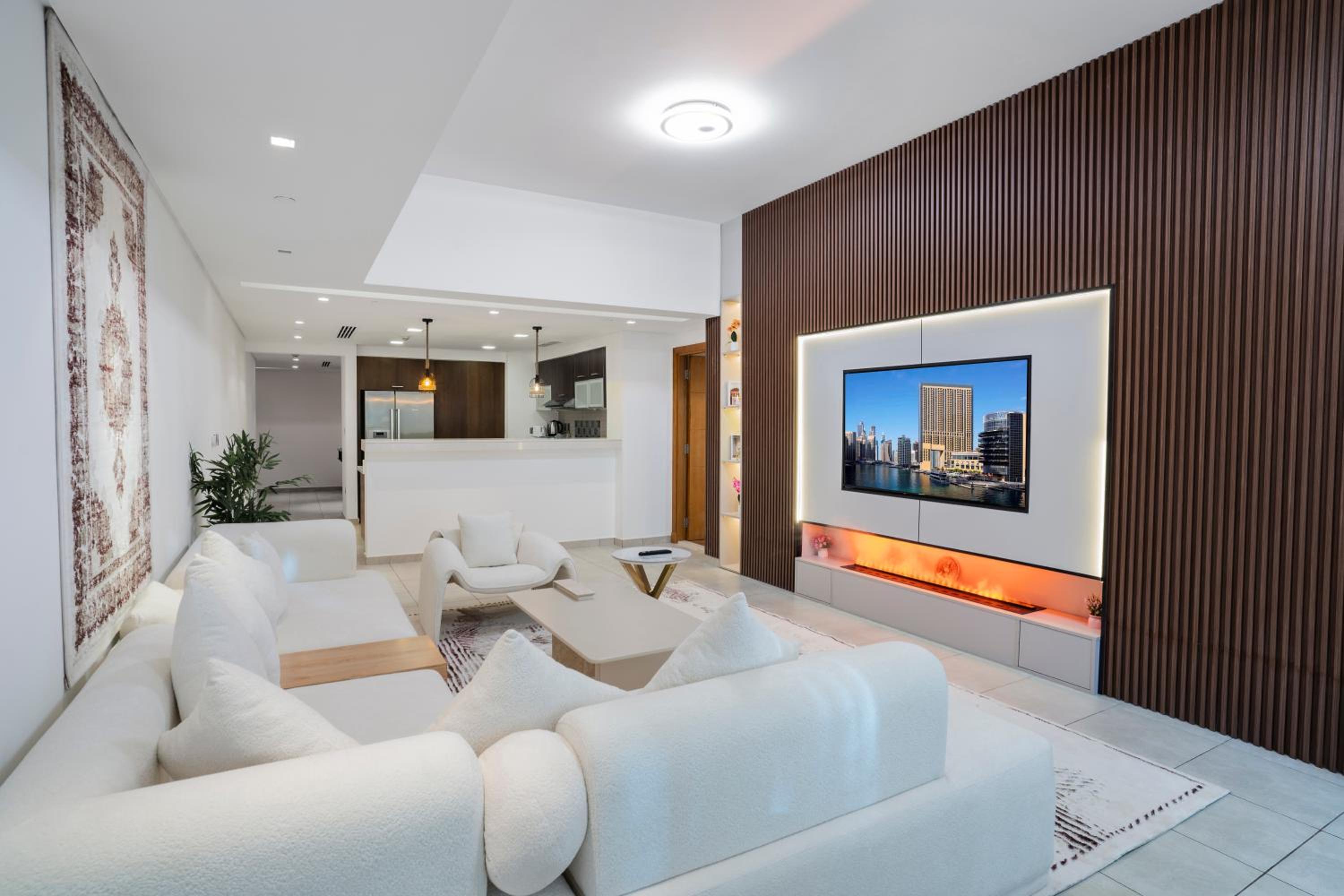 PJ- Premium Palm Jumeirah Apartment - Beachfront, Pool & Balcony