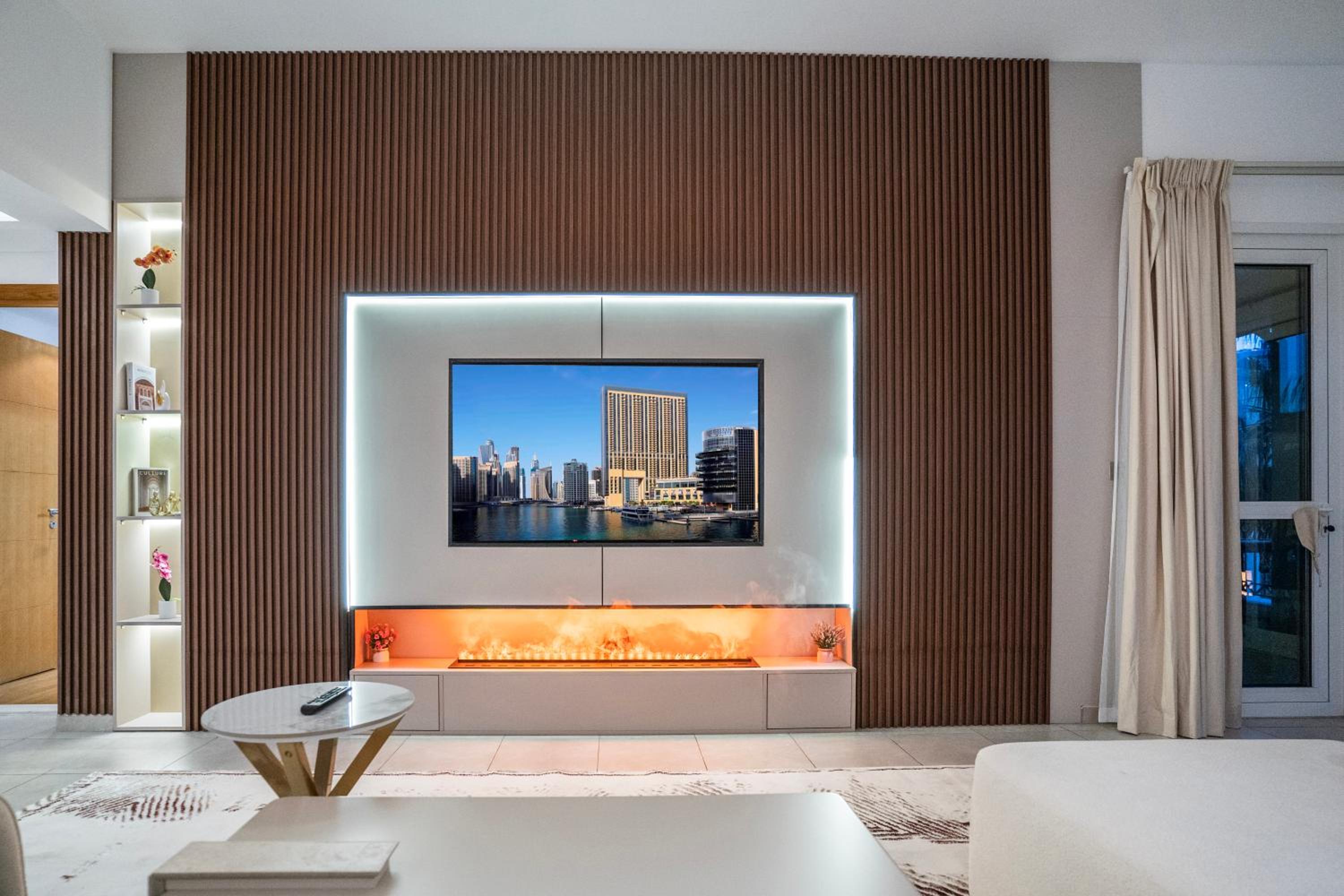 PJ- Premium Palm Jumeirah Apartment - Beachfront, Pool & Balcony