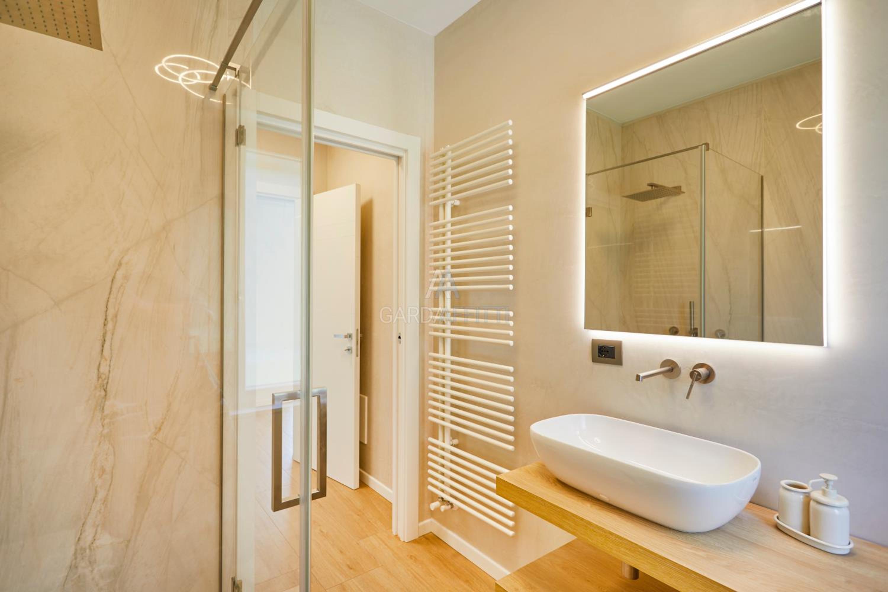 Diamond Lake View - Prestige Villa a 100m dal Lago