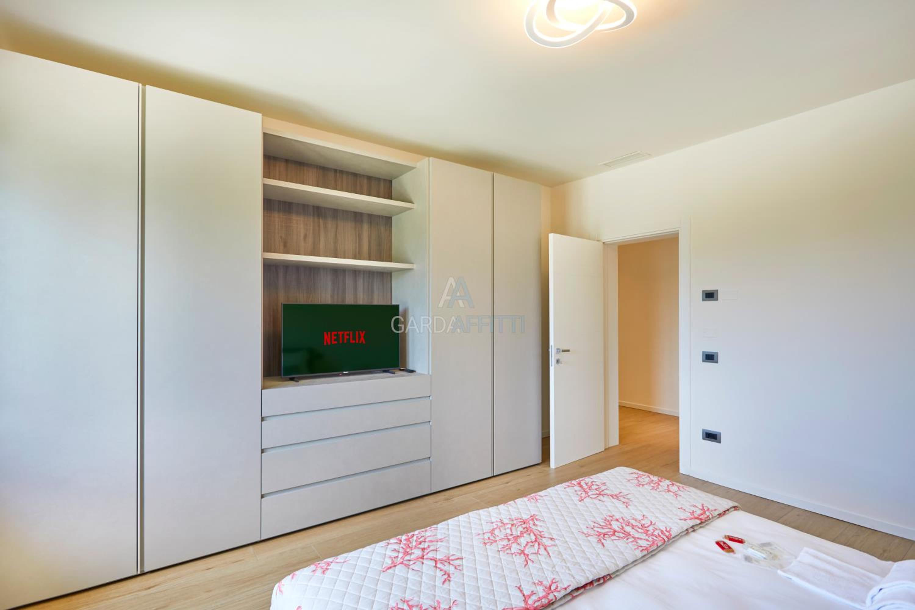 Diamond Lake View - Prestige Villa a 100m dal Lago