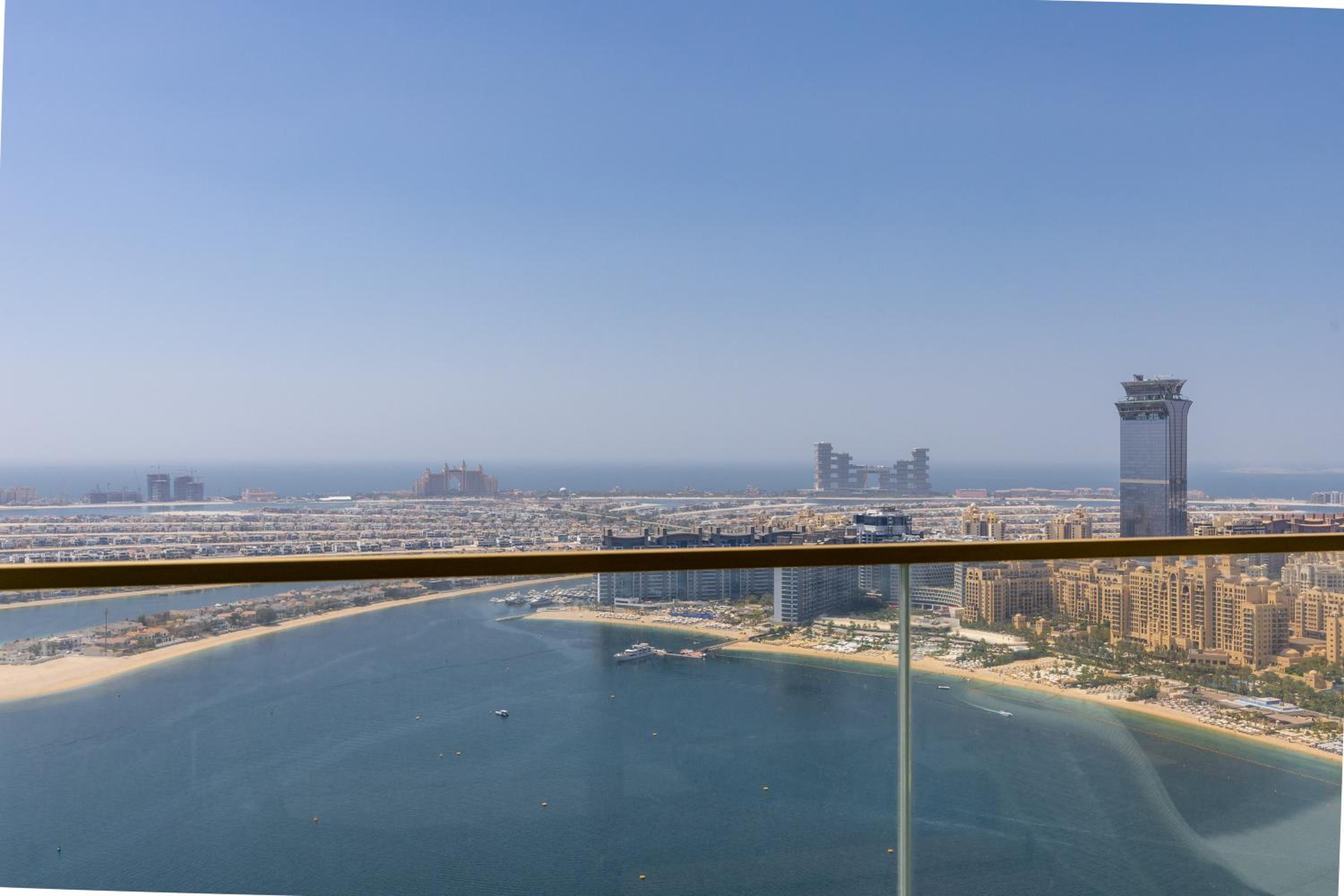 Maison Privee - Coastal Living with Uninterrupted Sea & Palm Views