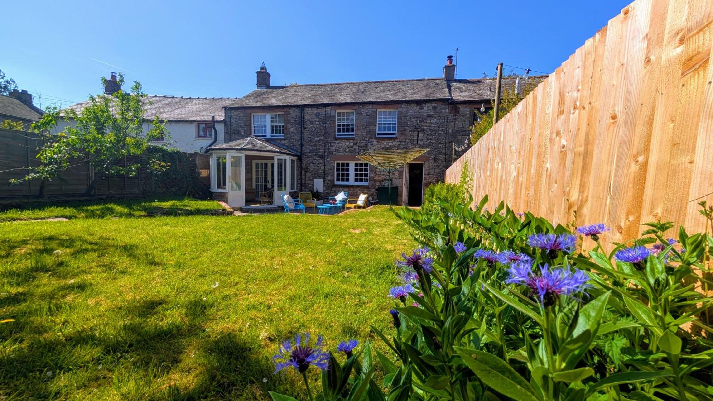 Maple Cottage, Stylish Holiday Home for 6 Near the Lake District