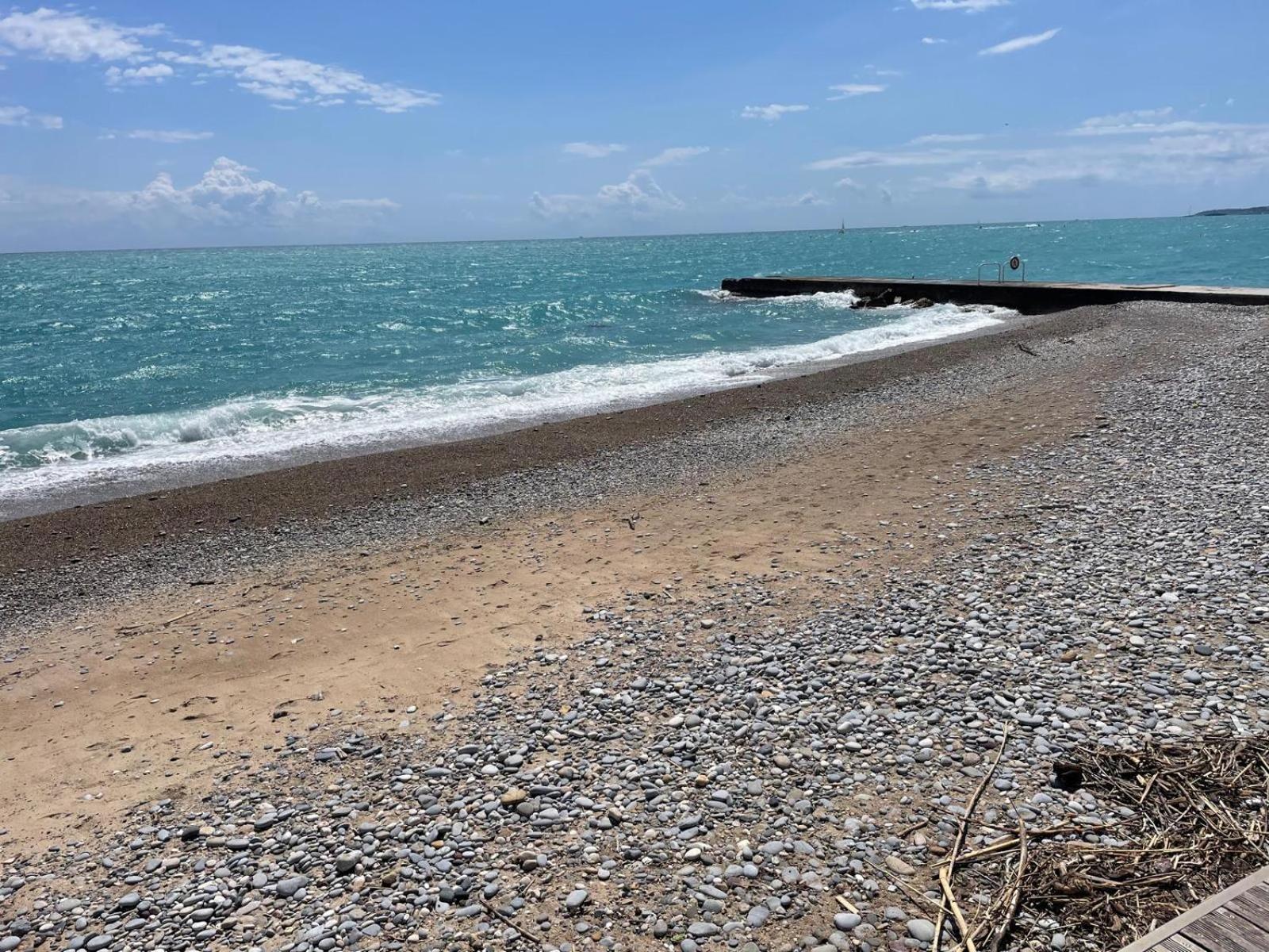 Romance Marine , face à la mer
