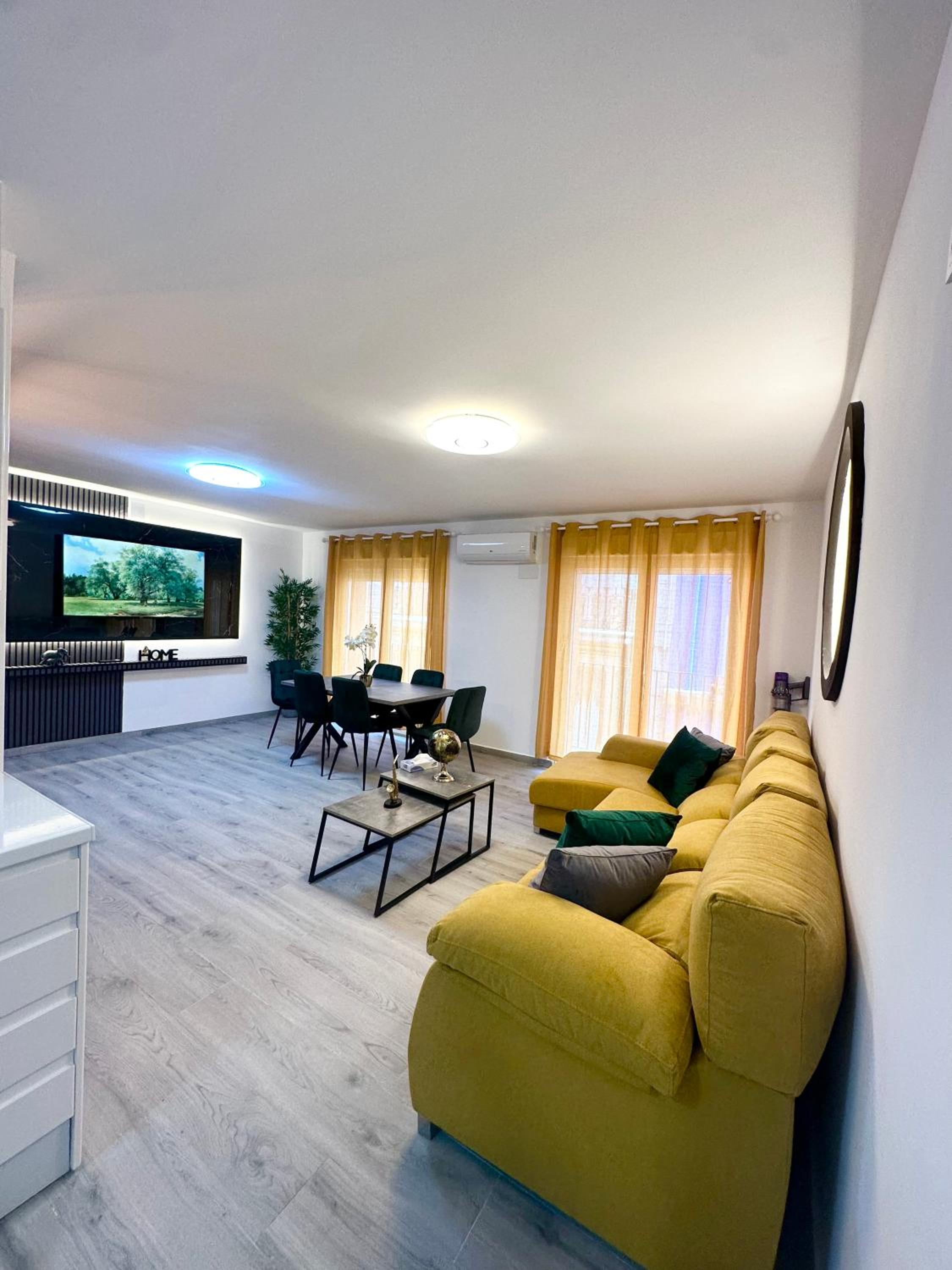 La Luna Apartment by the Sea