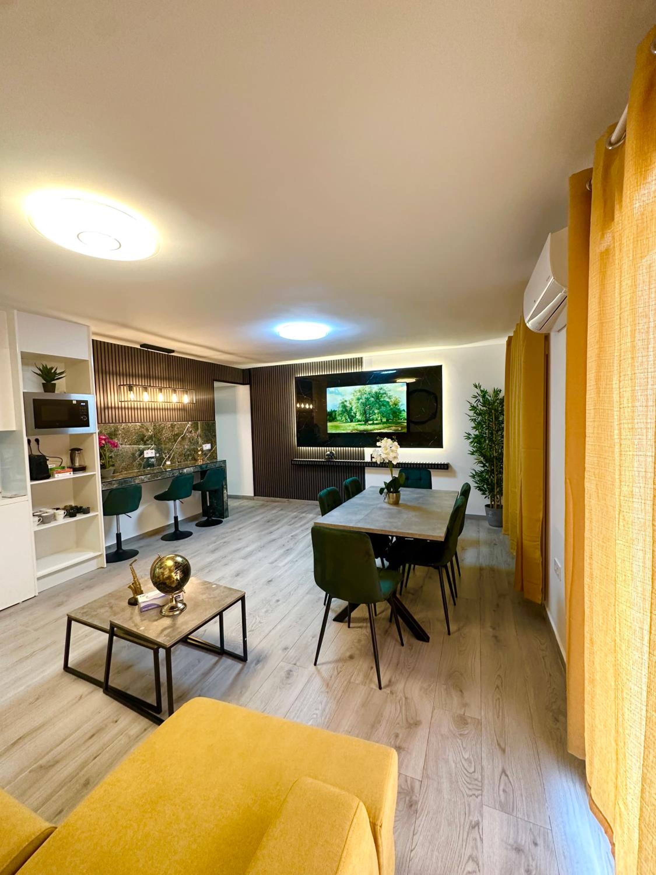 La Luna Apartment by the Sea