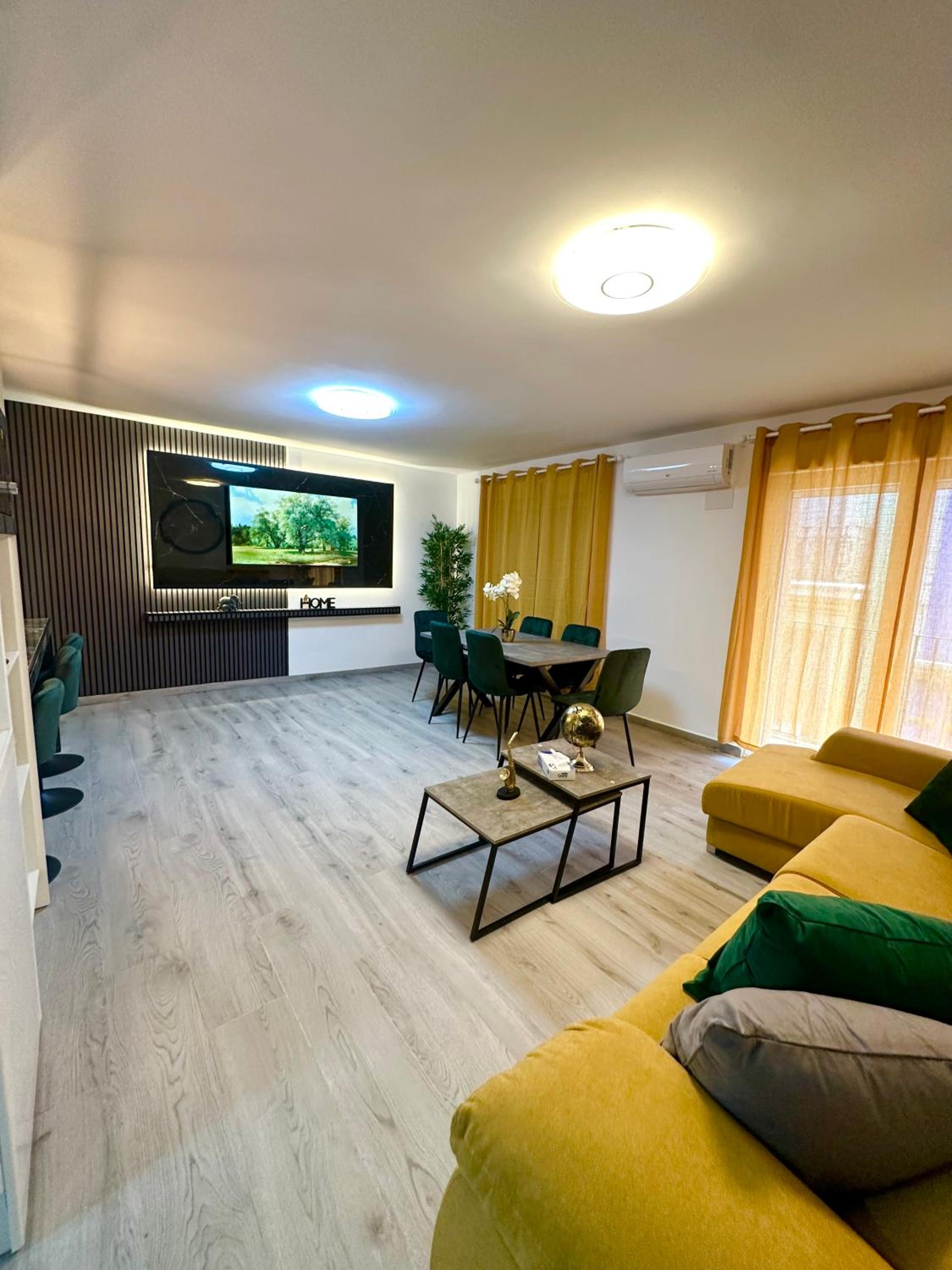 La Luna Apartment by the Sea
