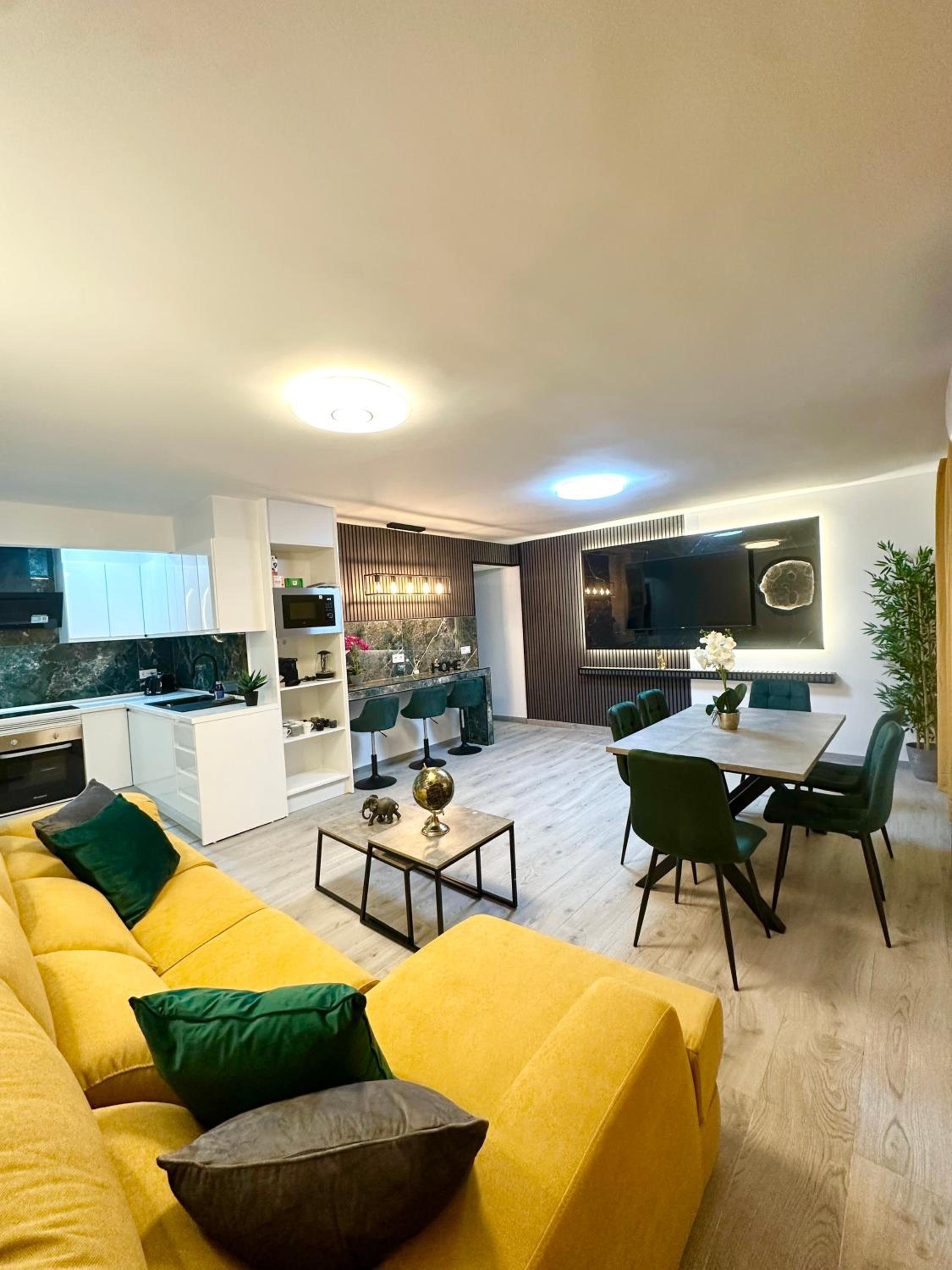 La Luna Apartment by the Sea