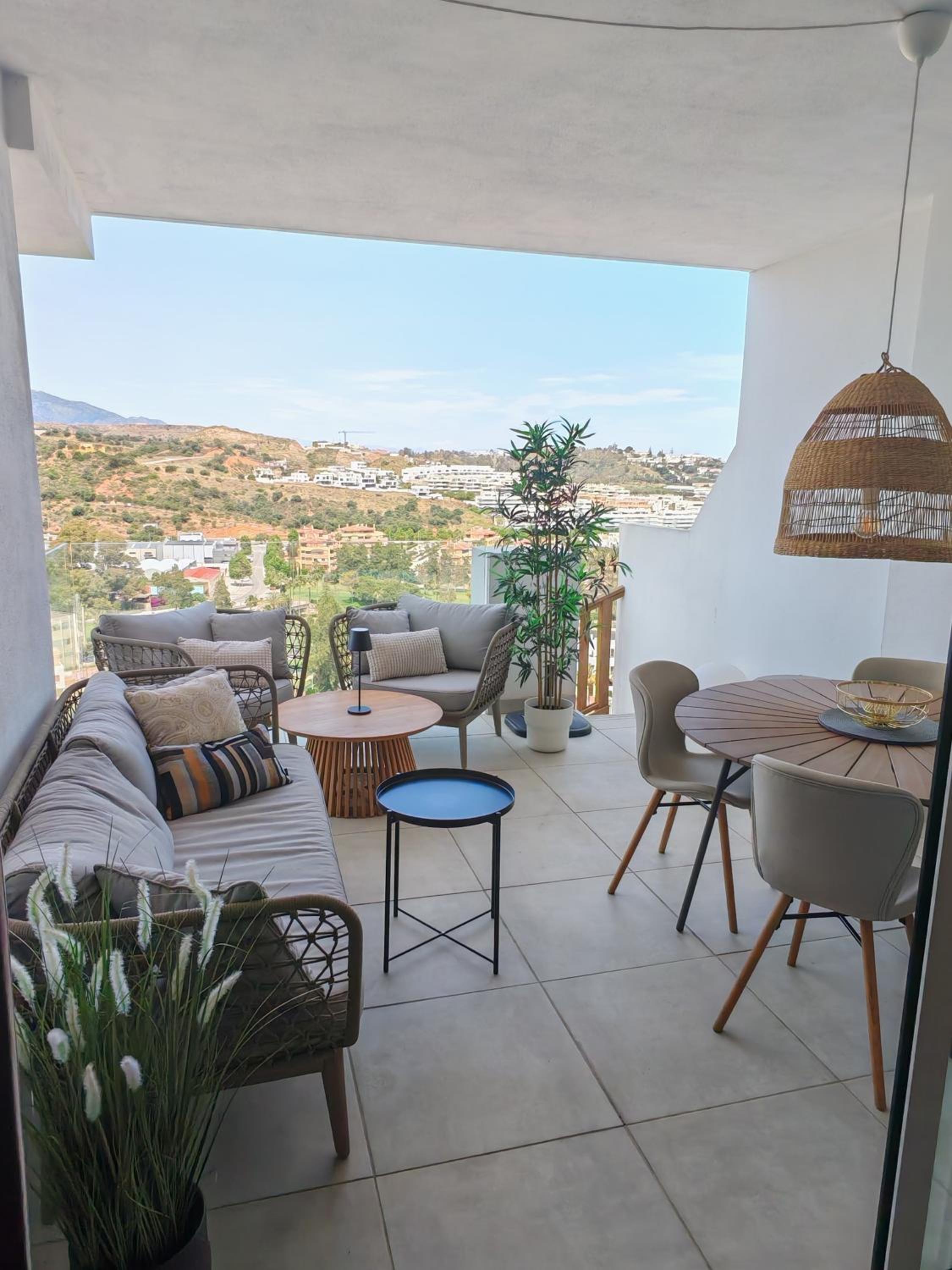 Garden apartment with incredible views in Casa Banderas La Cala de Mijas
