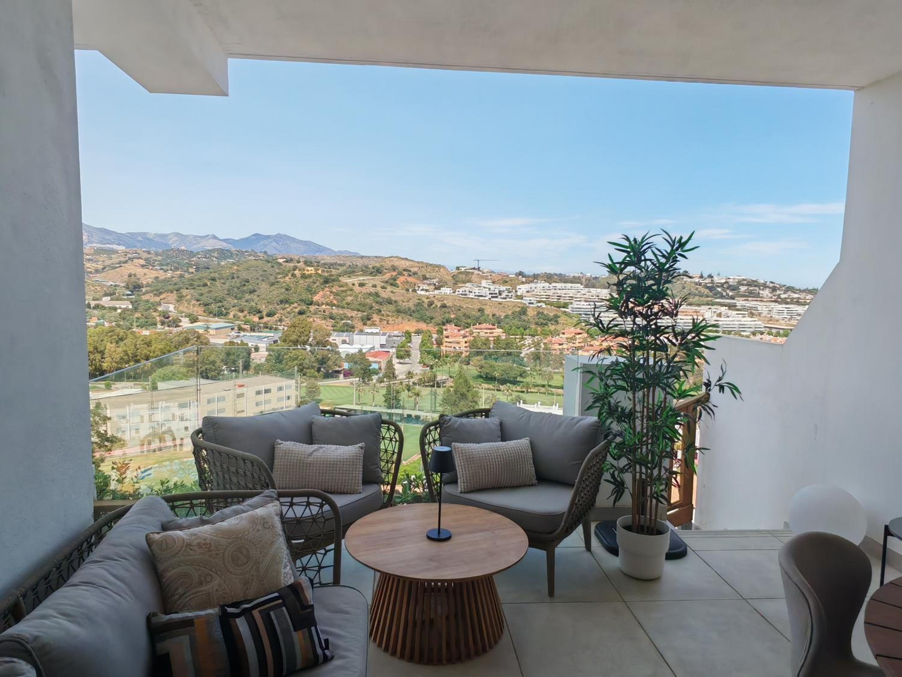 Garden apartment with incredible views in Casa Banderas La Cala de Mijas