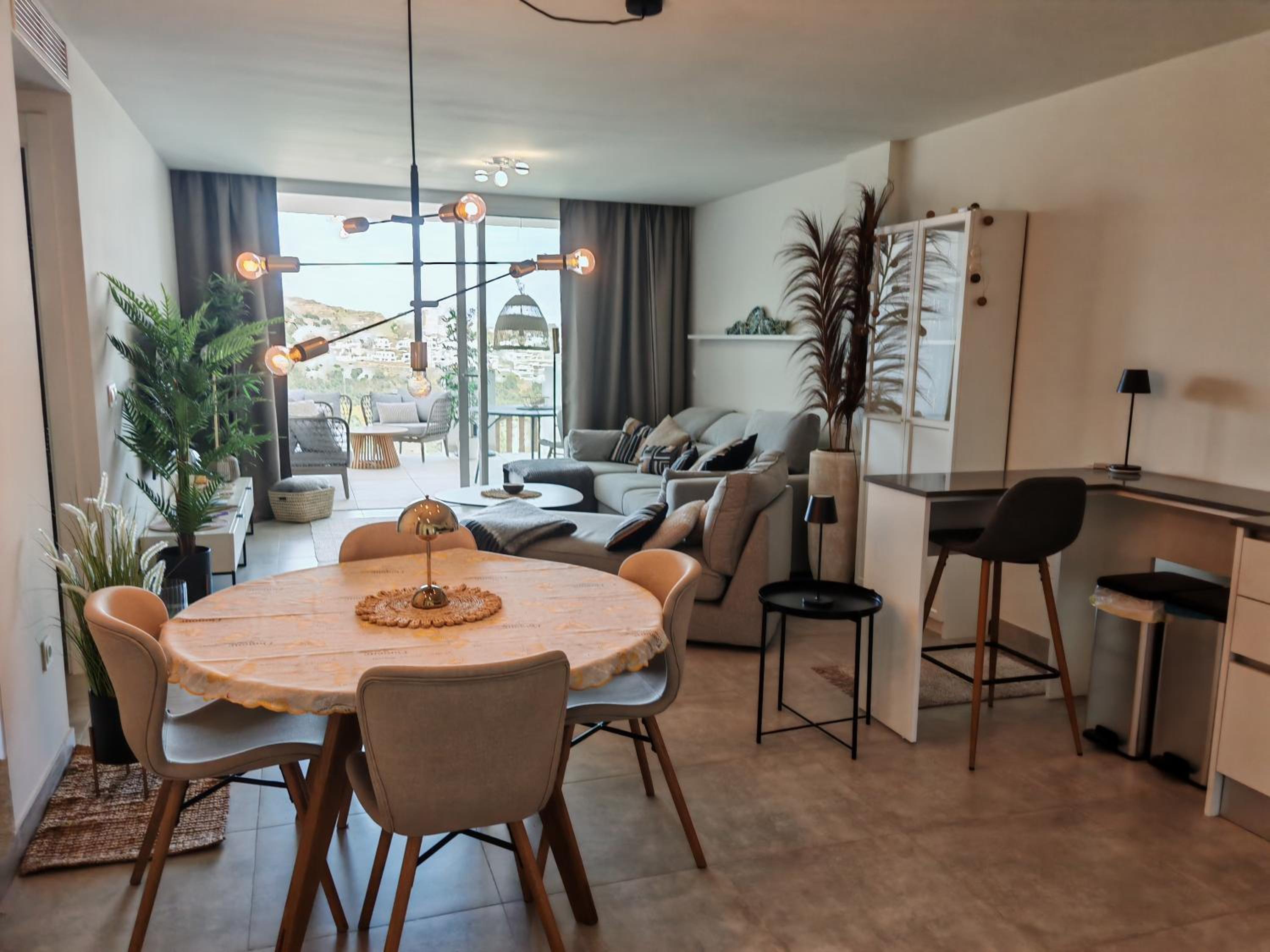Garden apartment with incredible views in Casa Banderas La Cala de Mijas