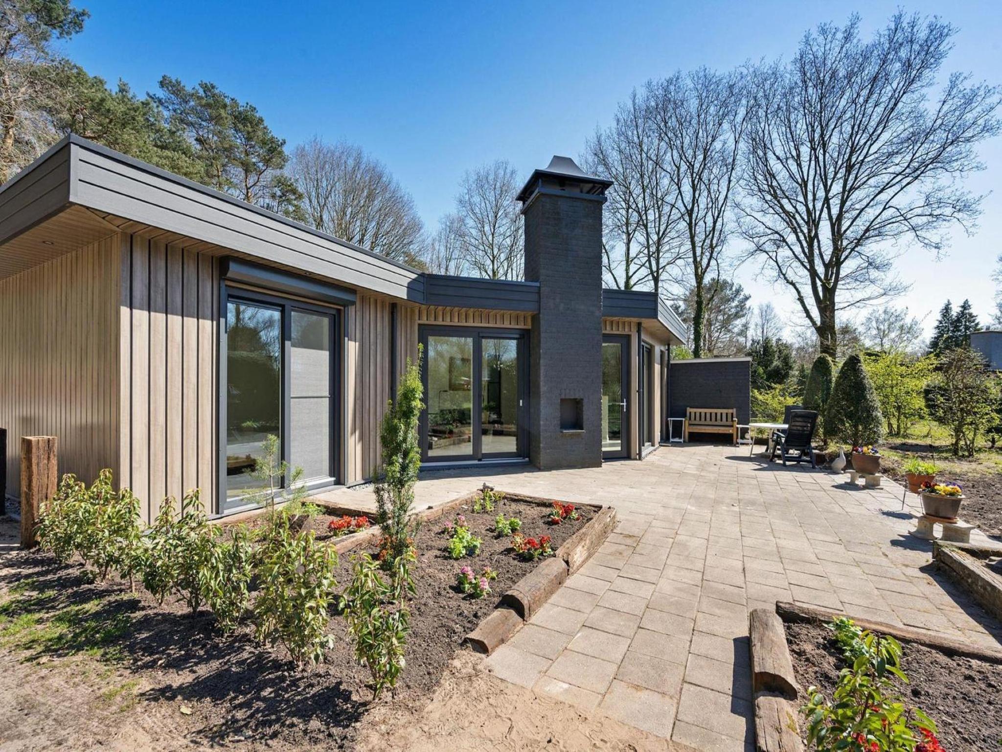 Bungalow in Drenthe near Forest & Lake
