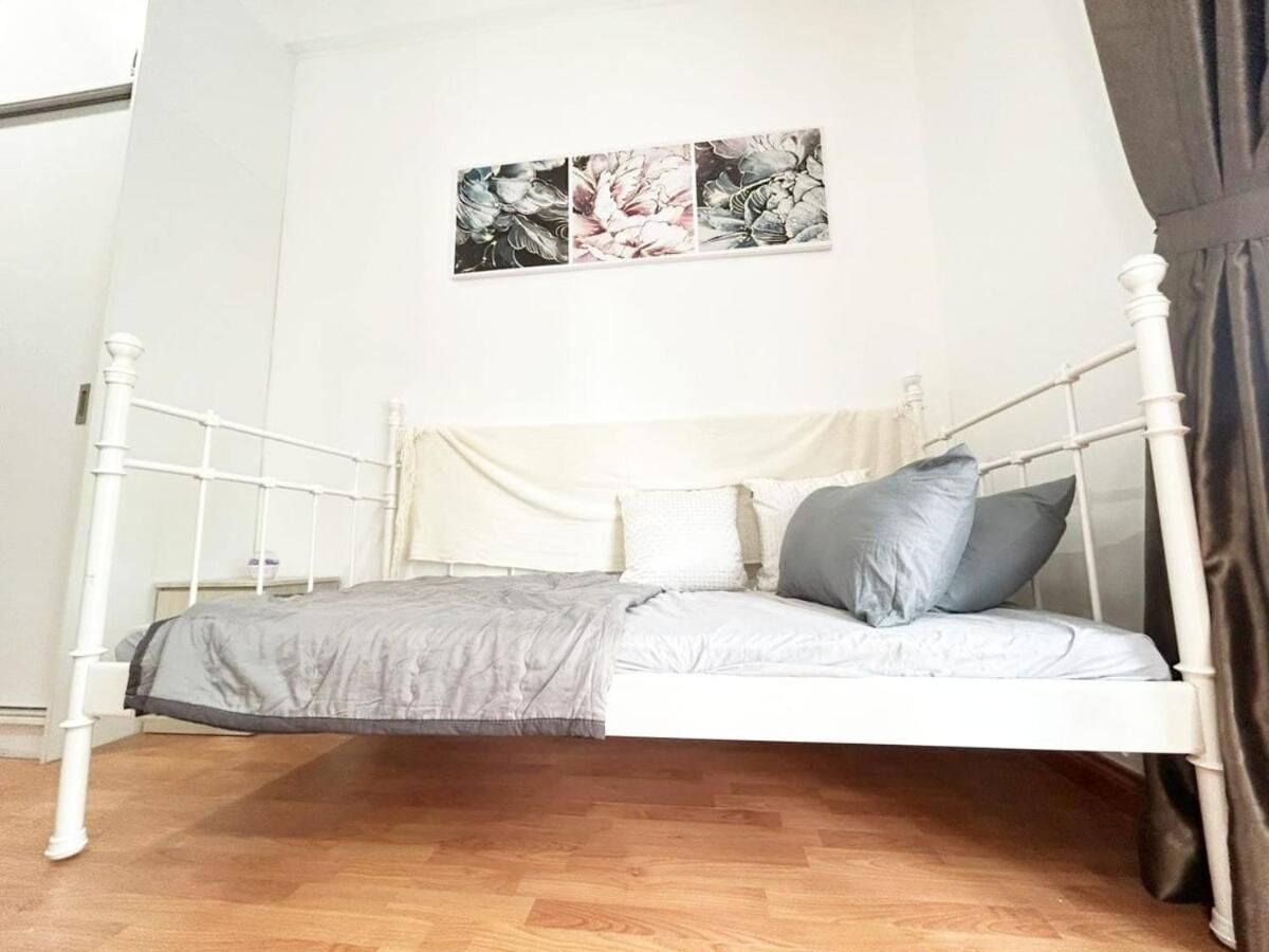 PLATINO Latest Pool View Family 3 BR Suite, Next to Paradigm Mall's new Theme park, Escape JB