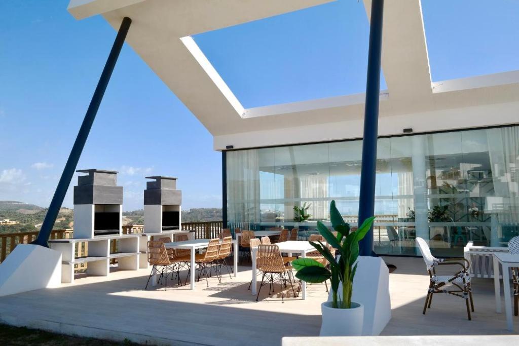 Garden apartment with incredible views in Casa Banderas La Cala de Mijas