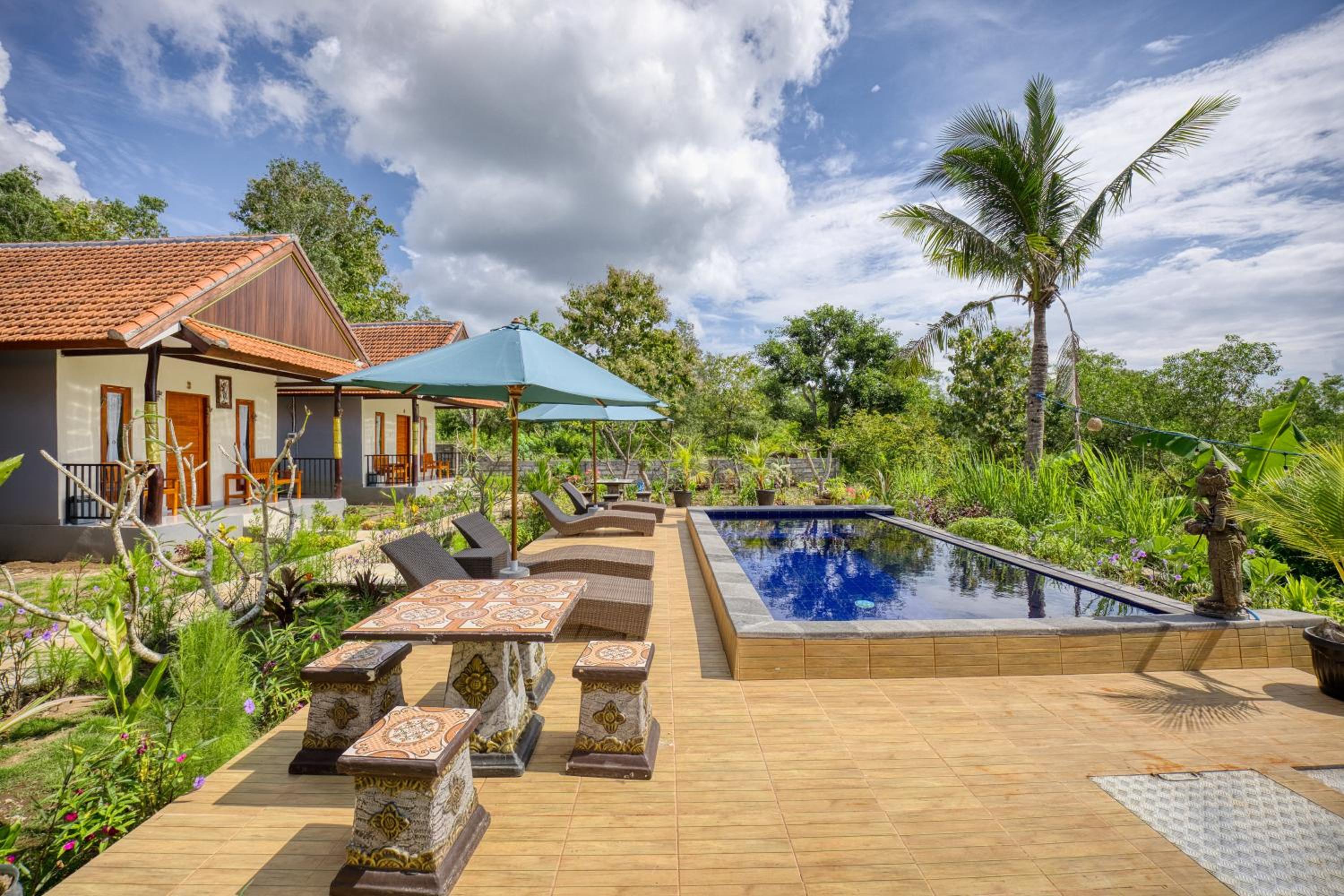 Lungguh Penida Hut