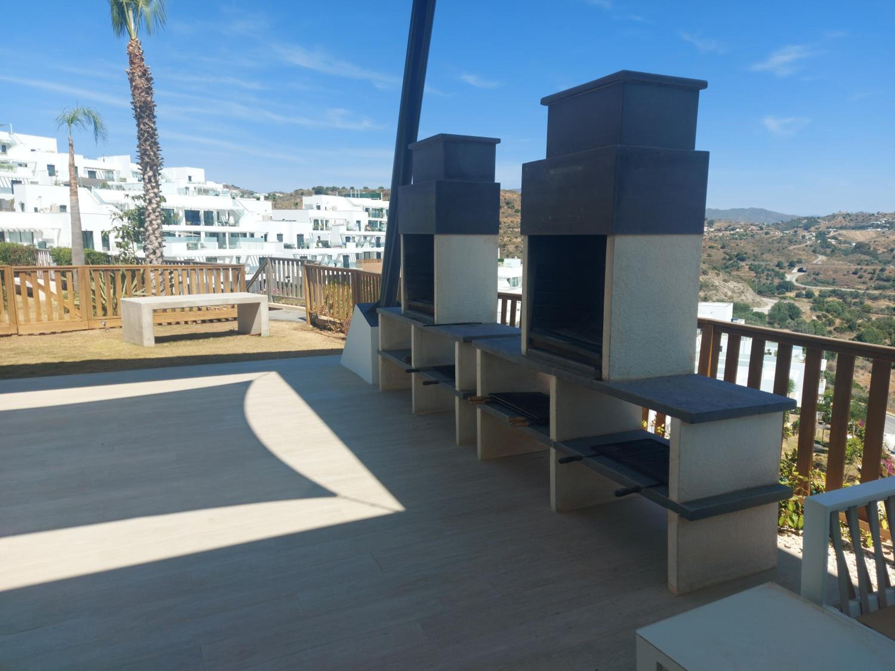Garden apartment with incredible views in Casa Banderas La Cala de Mijas