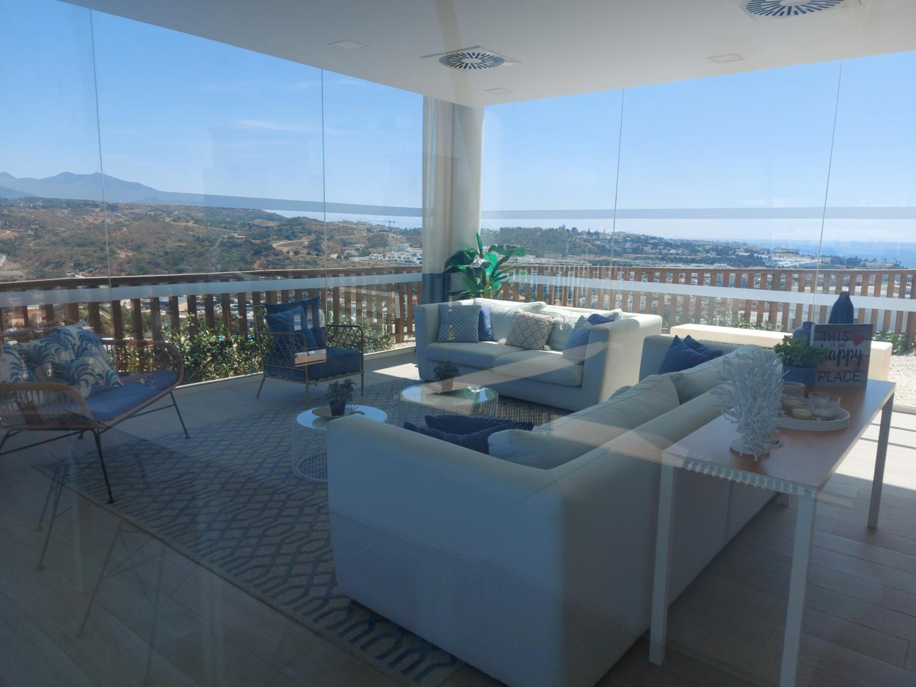 Garden apartment with incredible views in Casa Banderas La Cala de Mijas