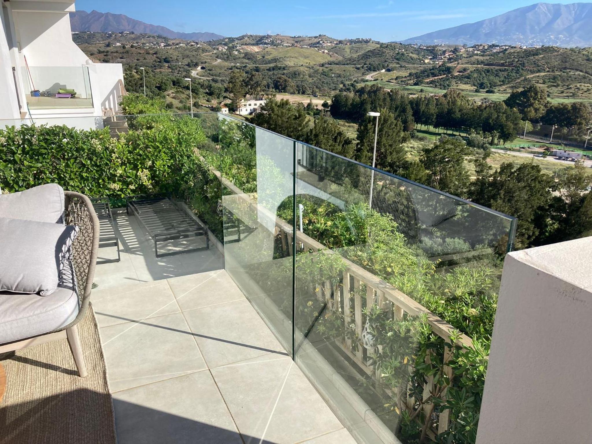 Garden apartment with incredible views in Casa Banderas La Cala de Mijas