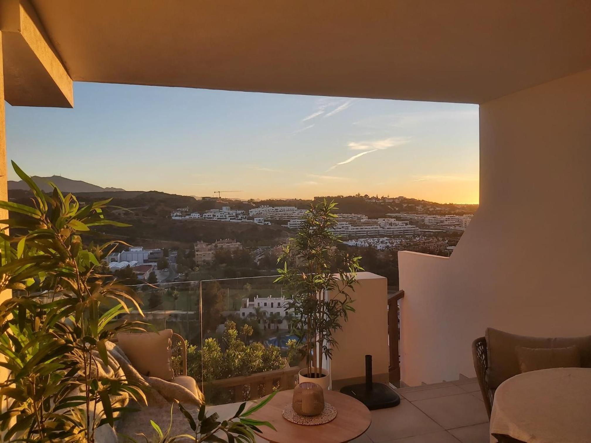 Garden apartment with incredible views in Casa Banderas La Cala de Mijas