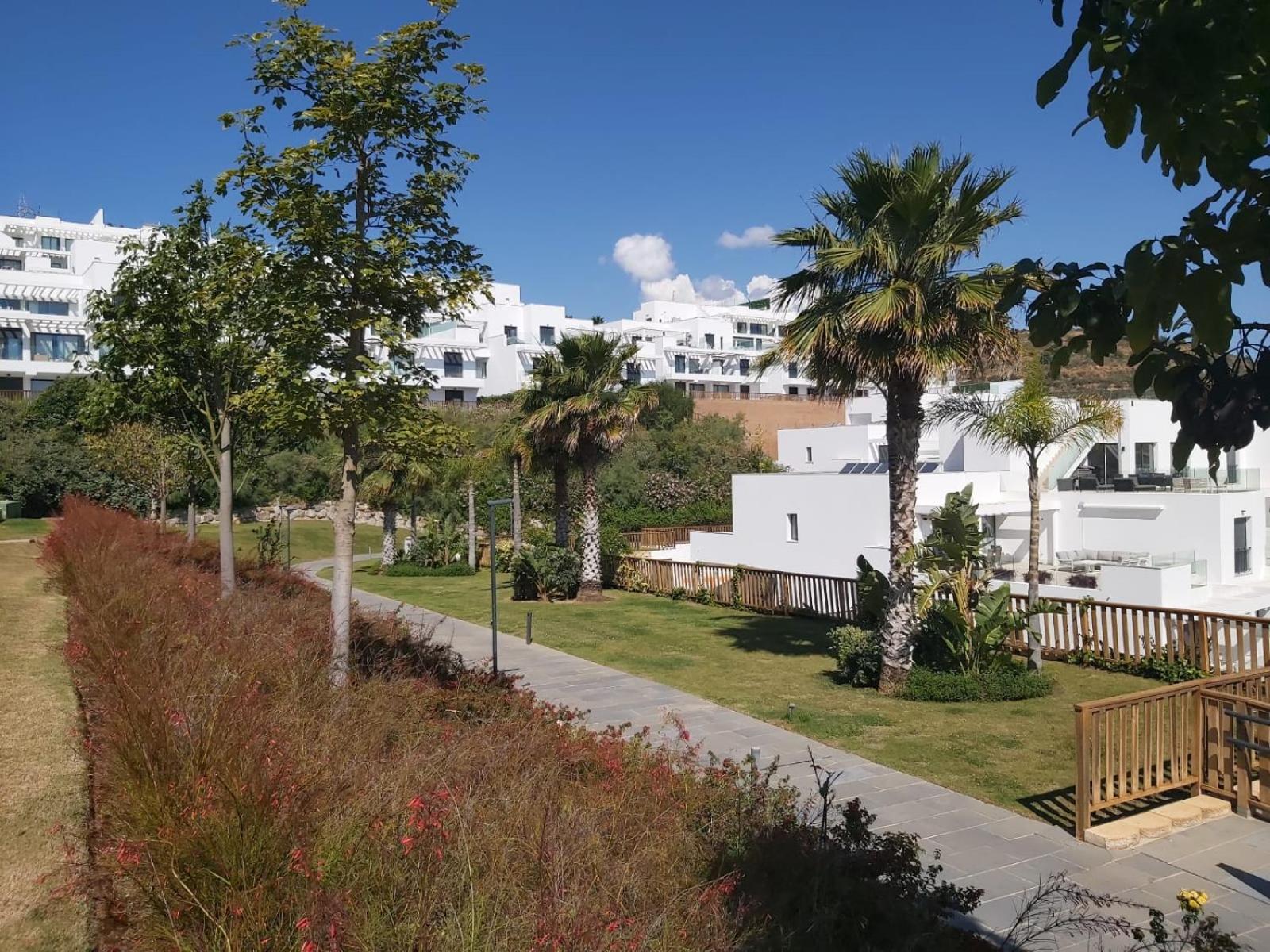 Garden apartment with incredible views in Casa Banderas La Cala de Mijas