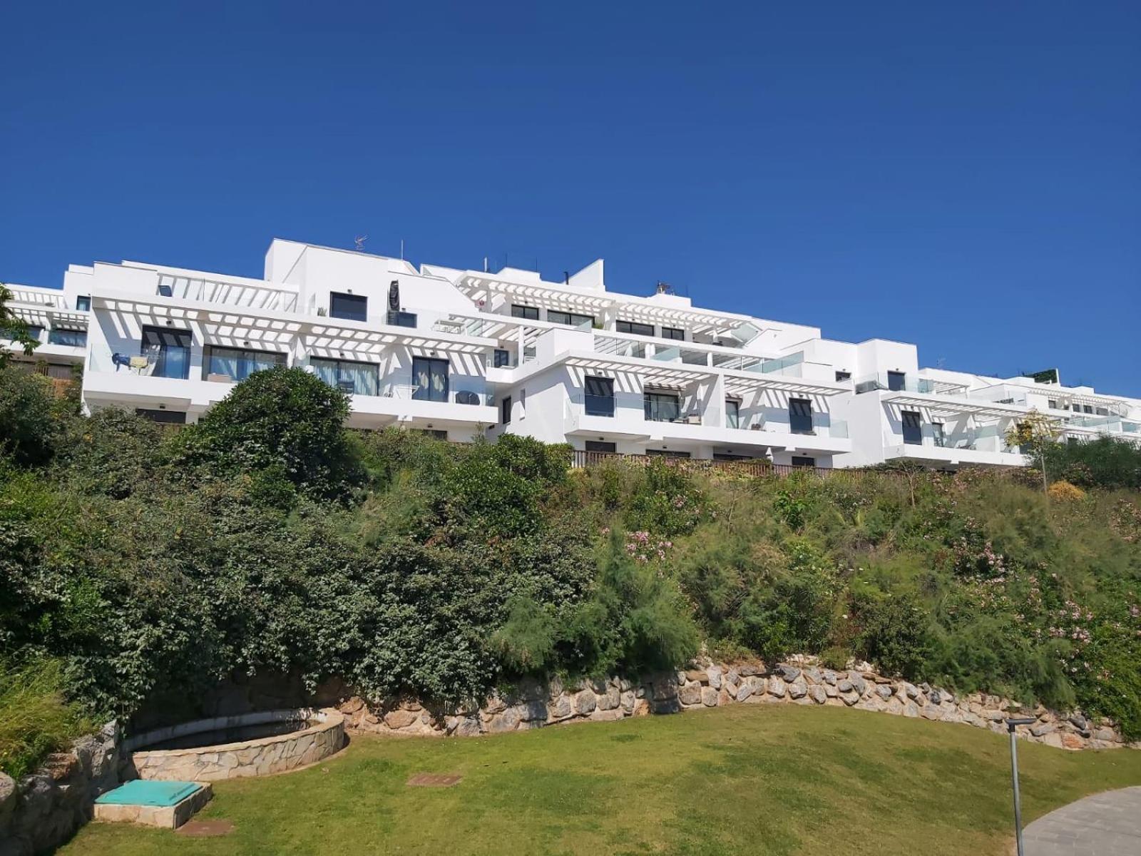 Garden apartment with incredible views in Casa Banderas La Cala de Mijas