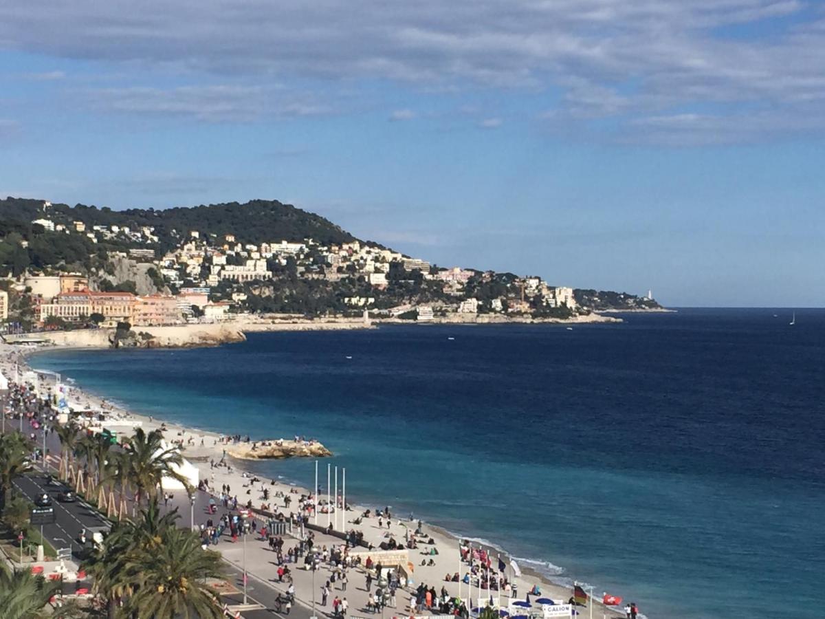 Apart-a-Nice : A Breathtaking View on the Sea