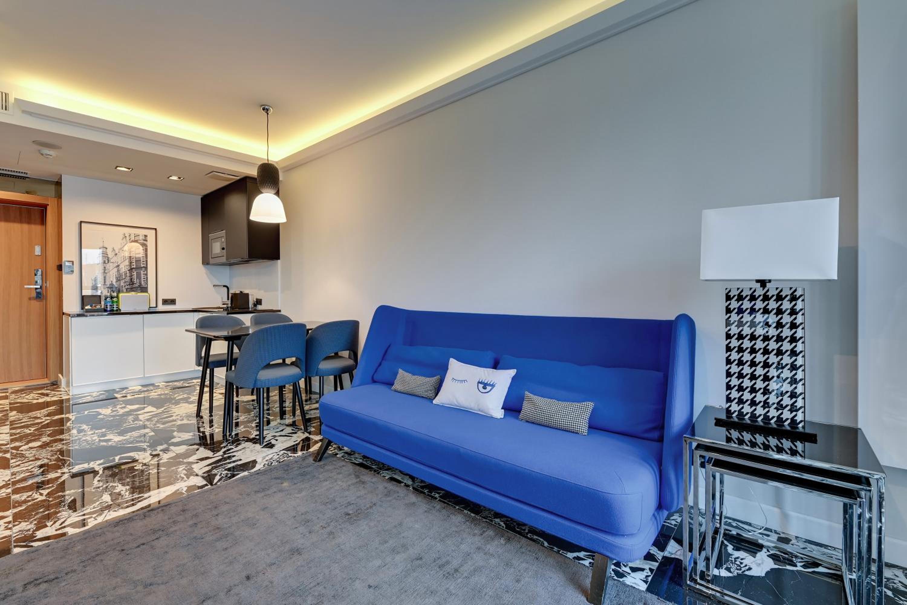 Flatbook - Deo Plaza Comfort Apartments