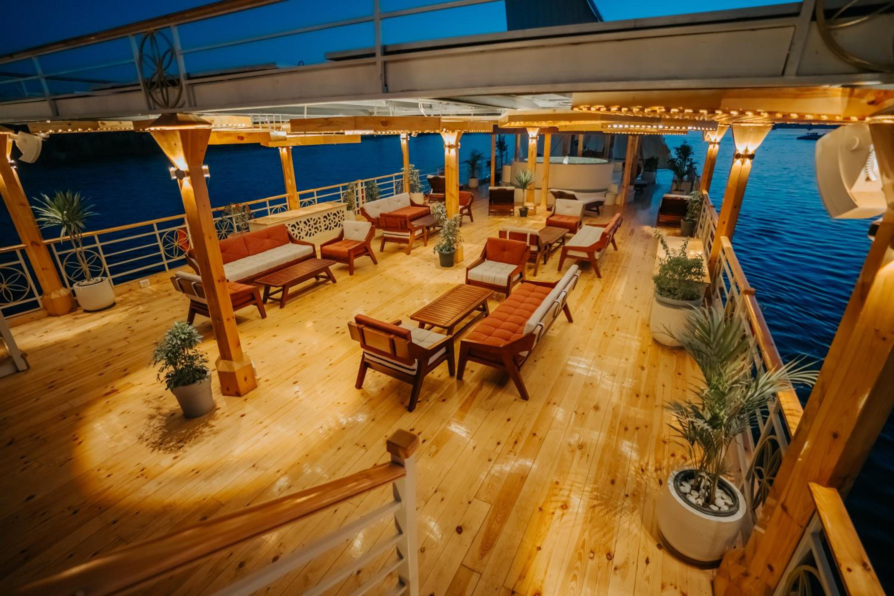 Azhar Dahabiya luxury suites