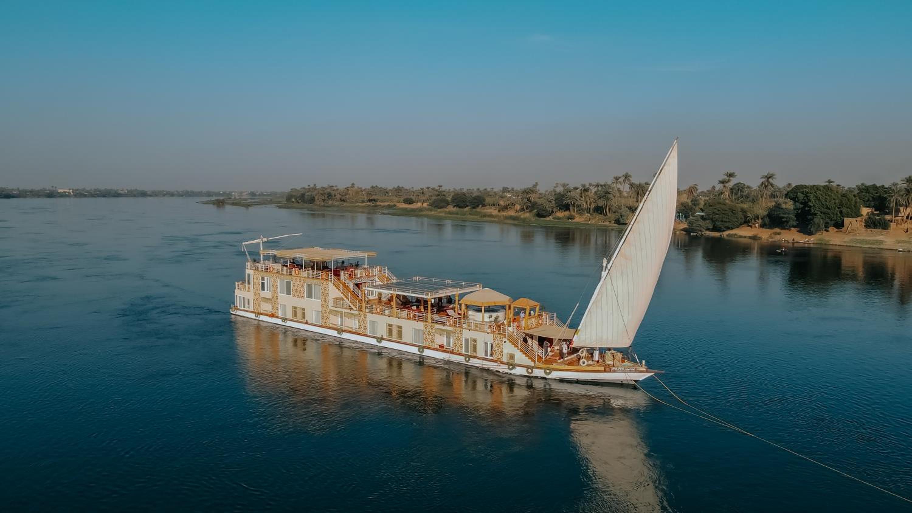 Azhar Dahabiya luxury suites