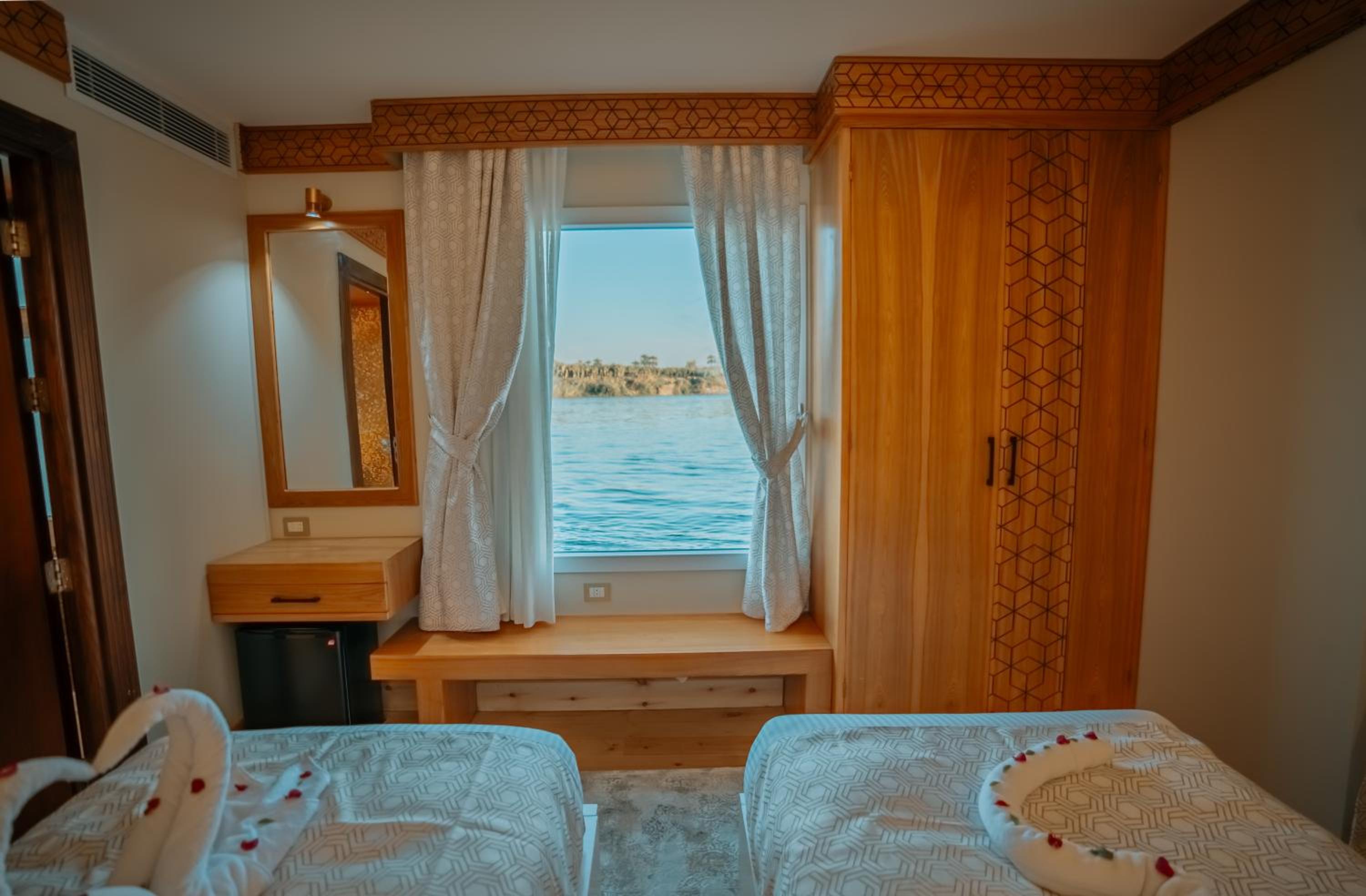 Azhar Dahabiya luxury suites